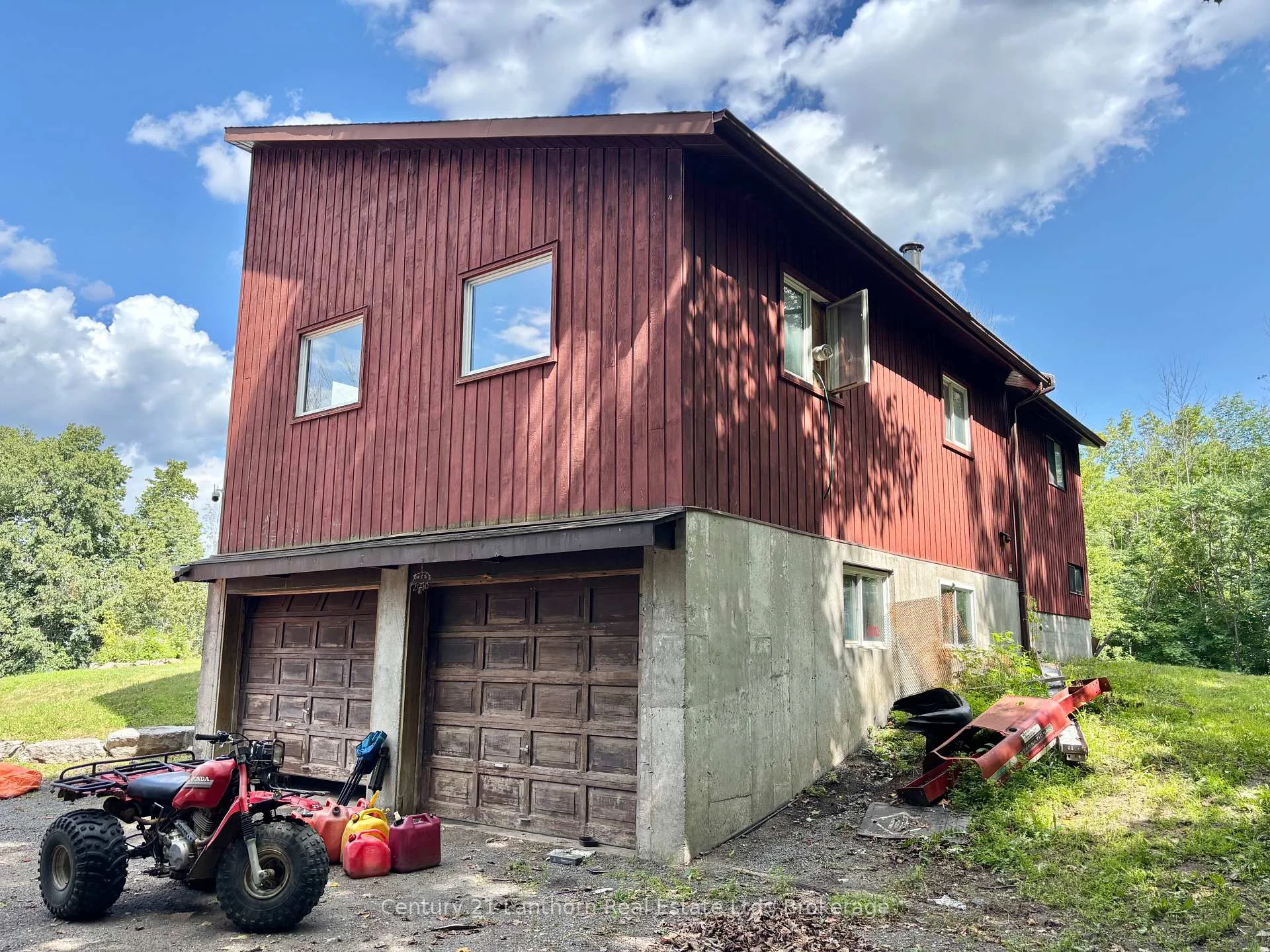 Photo 2 of 790 Clearview Road, Belleville, Thurlow Ward — HOMEH
