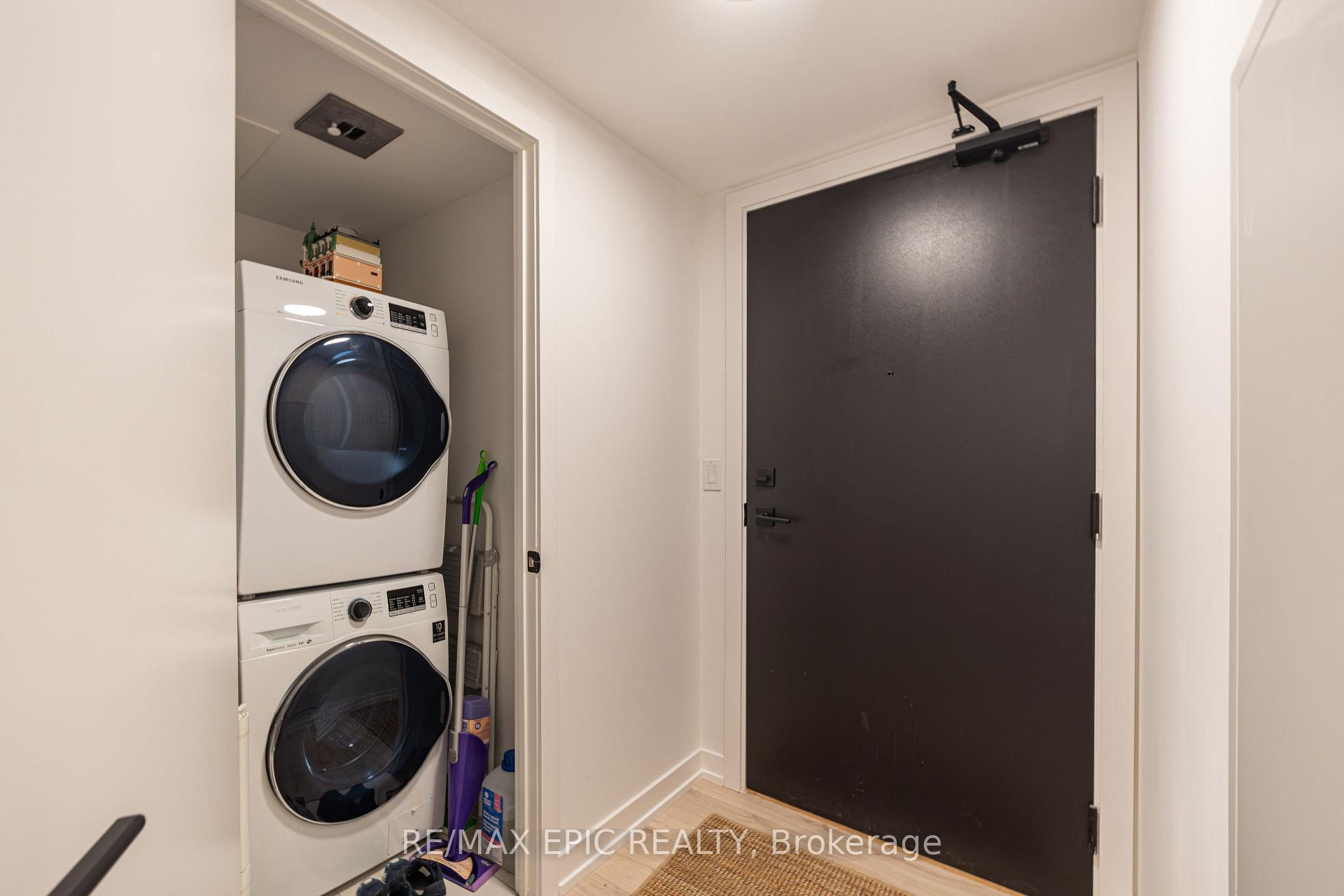 Photo 5 of Unit 302, 2 Augusta Avenue, Toronto, Waterfront Communities — HOMEH