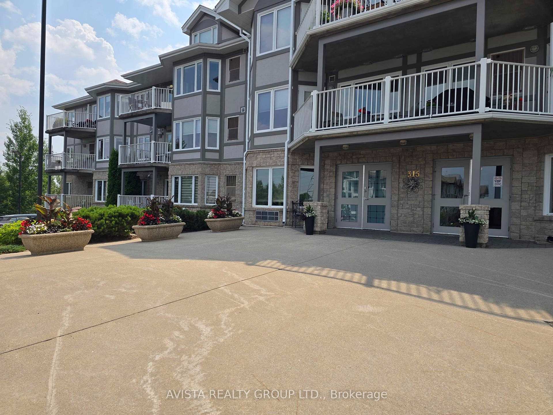 Photo 2 of 315 Hilldale Rd Suite 108, Thunder Bay, Dawson Heights — HOMEH