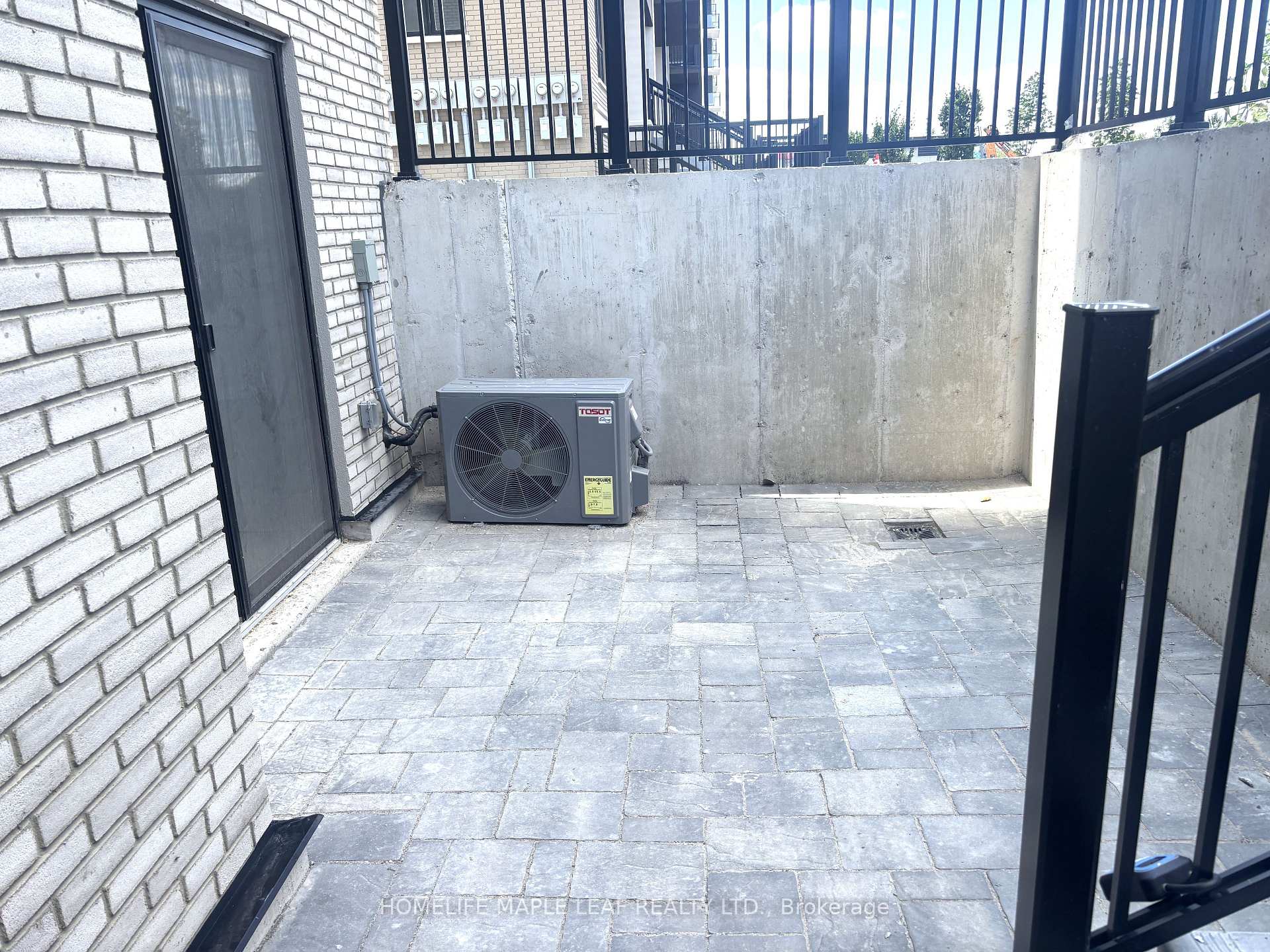 Photo 18 of Unit Q32, 25 Palace Street, Kitchener, Laurentian Hills — HOMEH