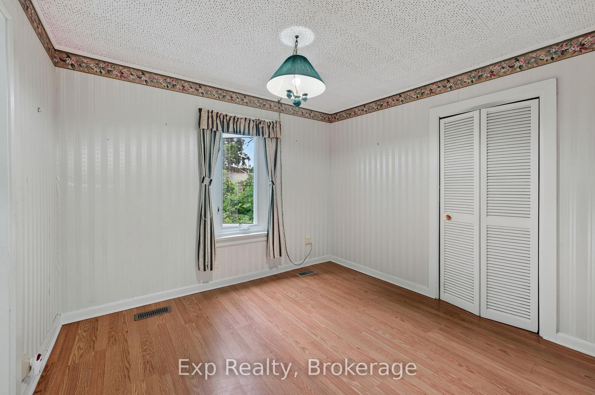 Photo 9 of 43 Paul Street, Prince Edward County, Picton — HOMEH