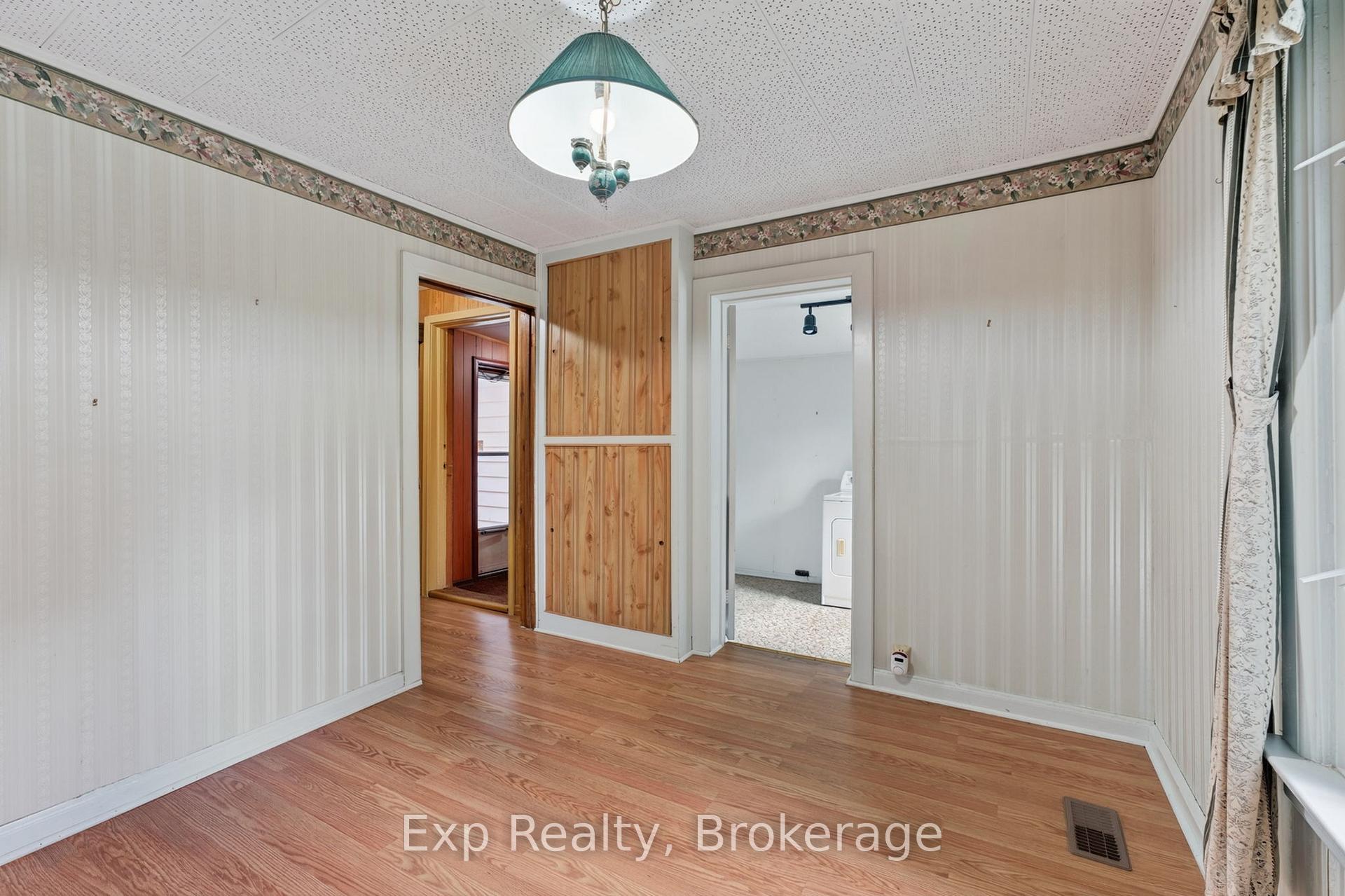 Photo 10 of 43 Paul Street, Prince Edward County, Picton — HOMEH