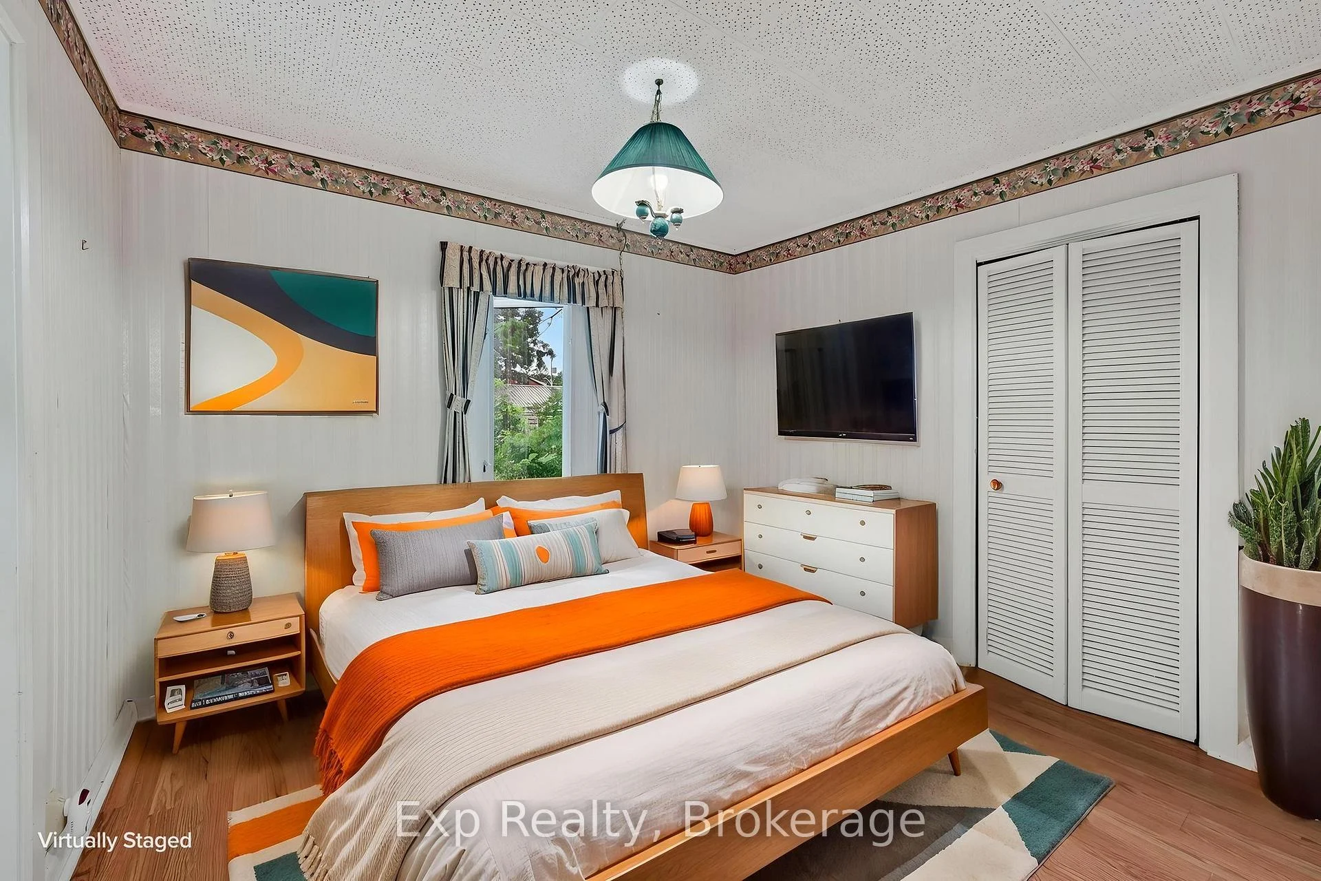 Photo 11 of 43 Paul Street, Prince Edward County, Picton — HOMEH