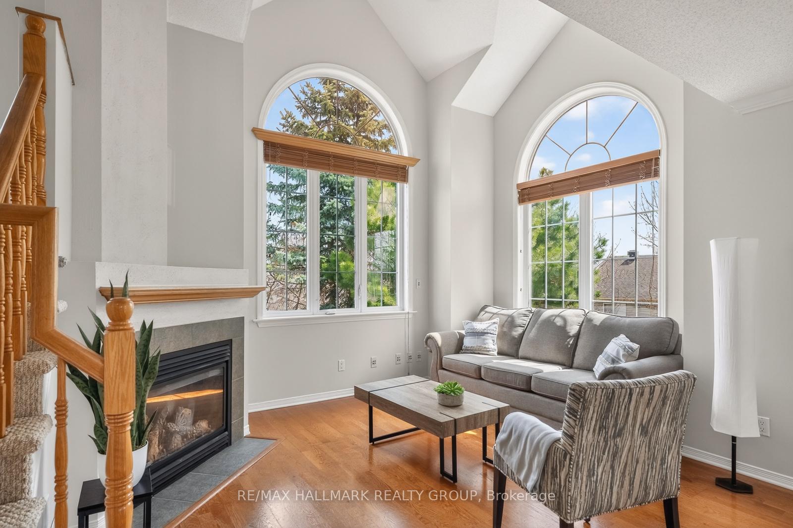 Photo 6 of 142 Gatestone Private, Ottawa, Beacon Hill South — HOMEH