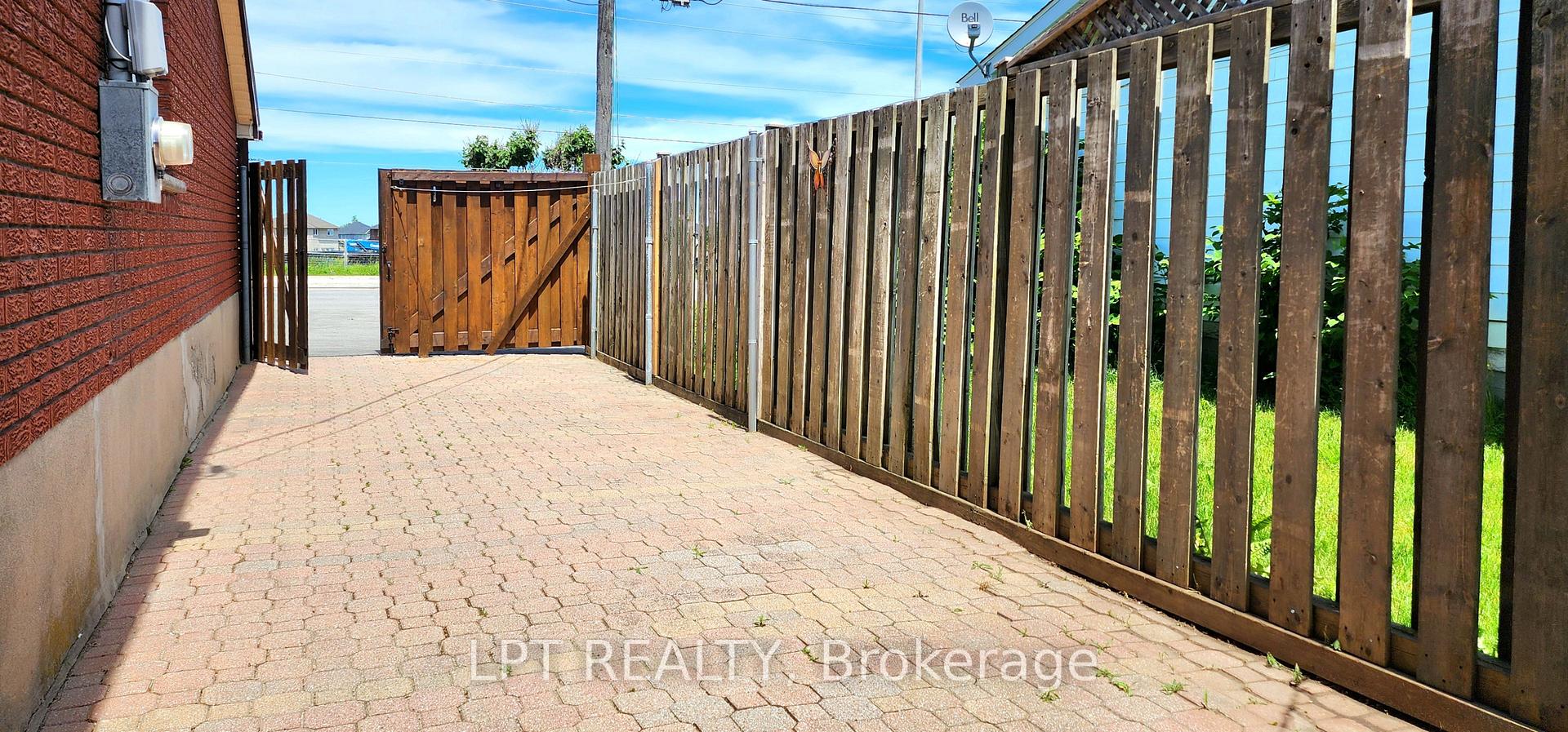Photo 41 of 585 Mapleview Drive E, Barrie, Rural Barrie Southeast — HOMEH