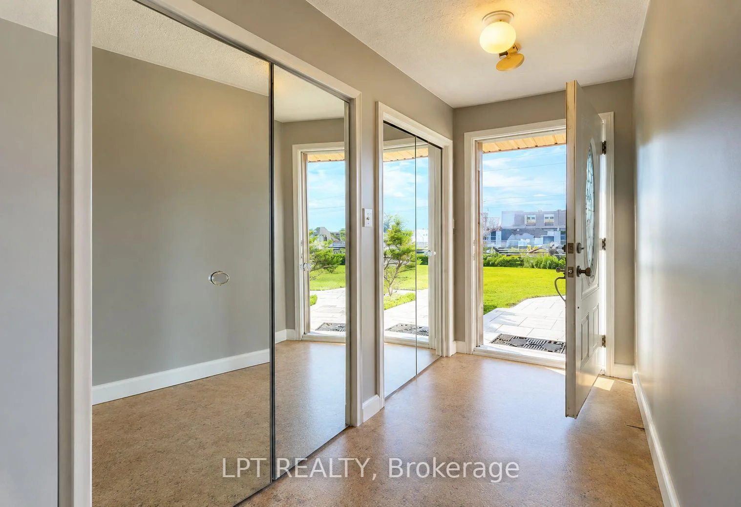 Photo 28 of 585 Mapleview Drive E, Barrie, Rural Barrie Southeast — HOMEH