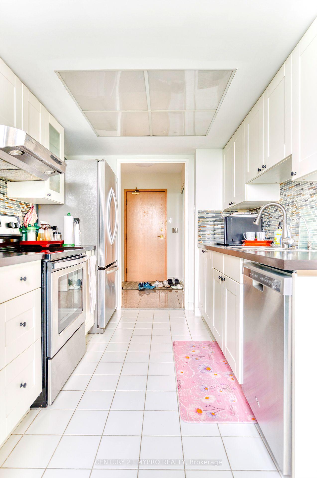 Photo 2 of Unit #1325, 7805 Bayview Avenue, Markham, Aileen-Willowbrook — HOMEH