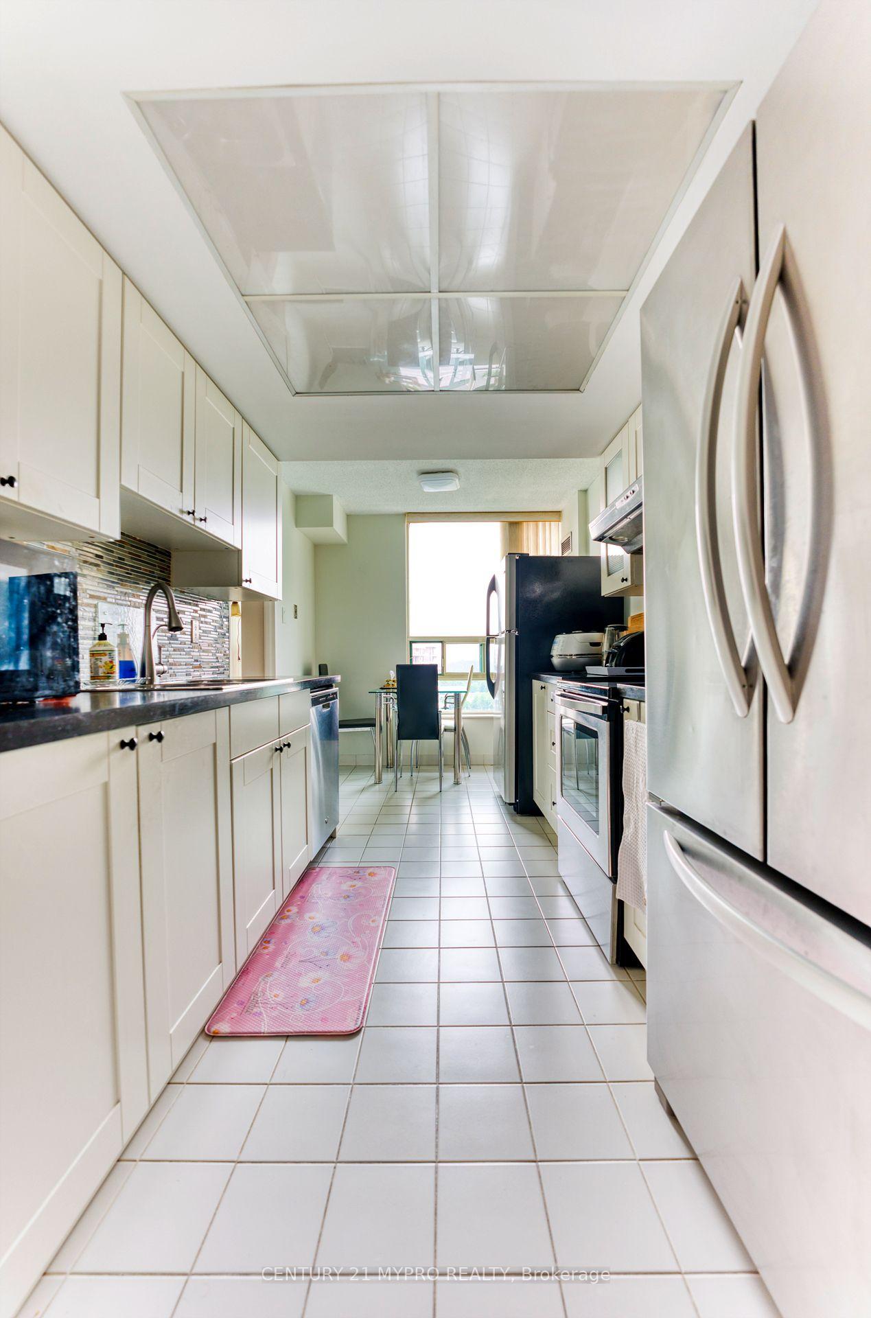 Photo 3 of Unit #1325, 7805 Bayview Avenue, Markham, Aileen-Willowbrook — HOMEH