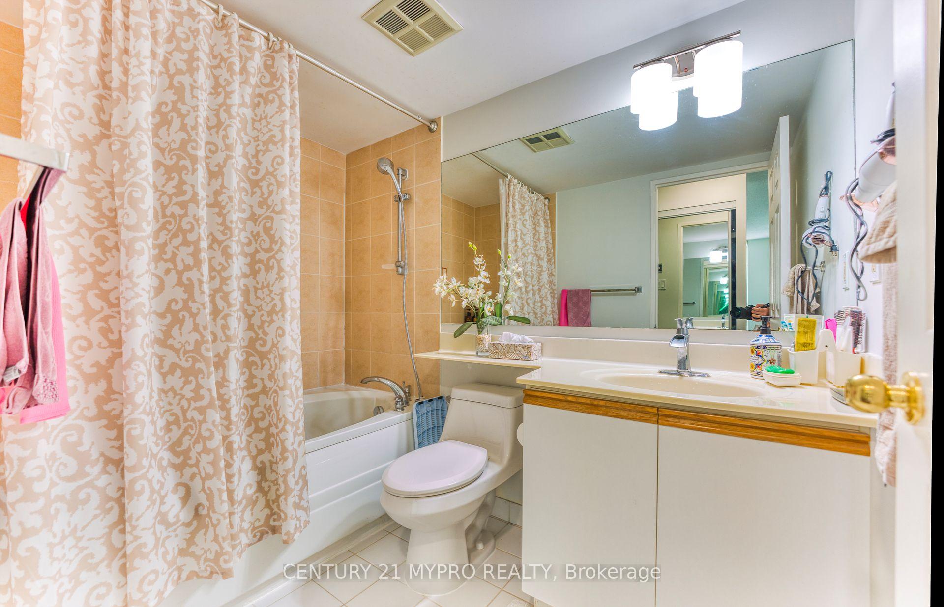 Photo 9 of Unit #1325, 7805 Bayview Avenue, Markham, Aileen-Willowbrook — HOMEH