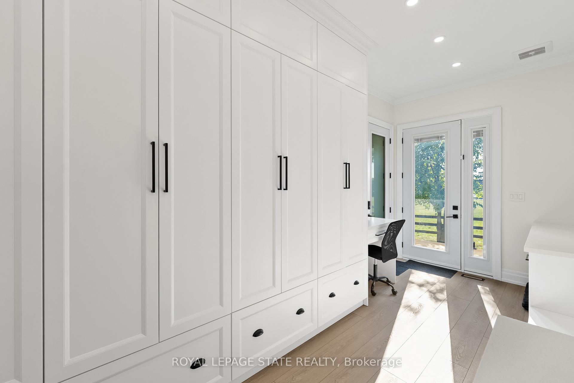 Photo 19 of 1067 Jerseyville Road W, Hamilton, Ancaster — HOMEH