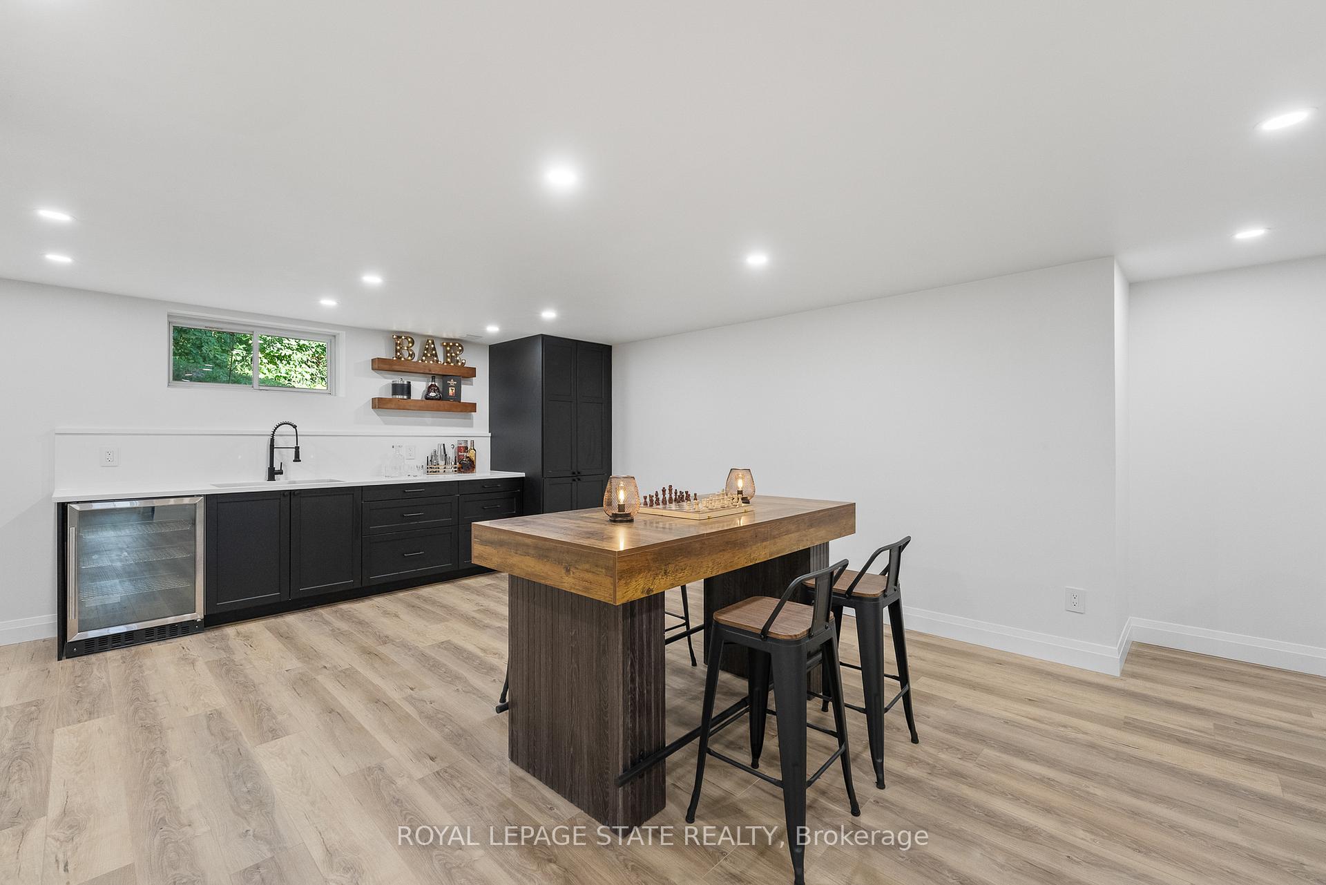 Photo 37 of 1067 Jerseyville Road W, Hamilton, Ancaster — HOMEH