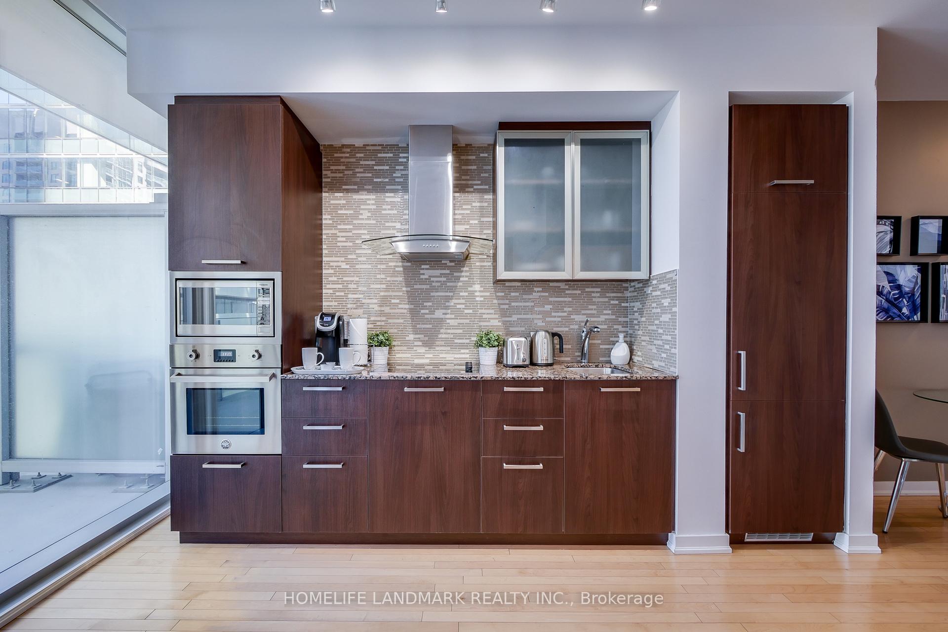 Photo 6 of Unit 1807, 14 York Street, Toronto, Waterfront Communities — HOMEH