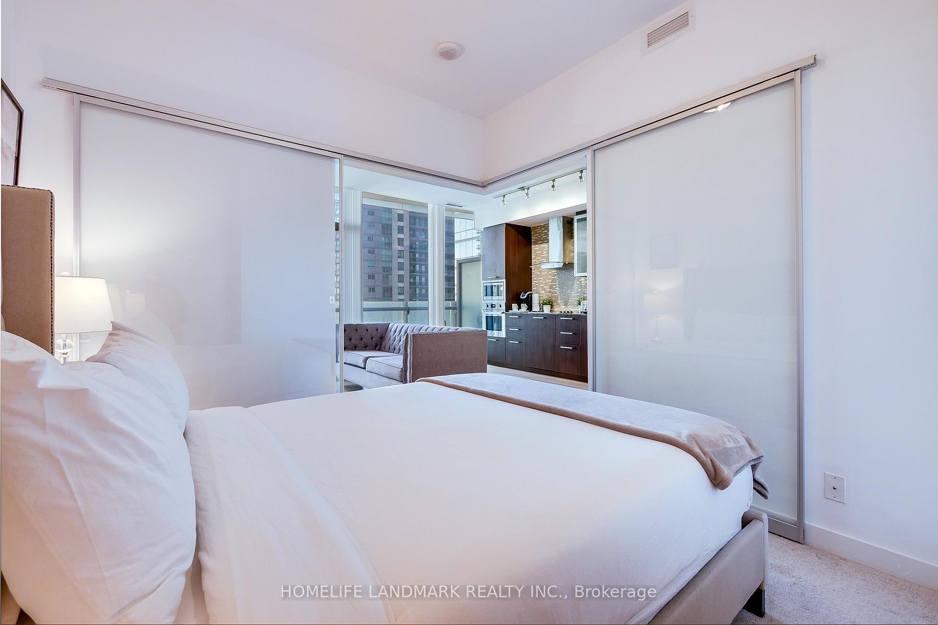 Photo 16 of Unit 1807, 14 York Street, Toronto, Waterfront Communities — HOMEH