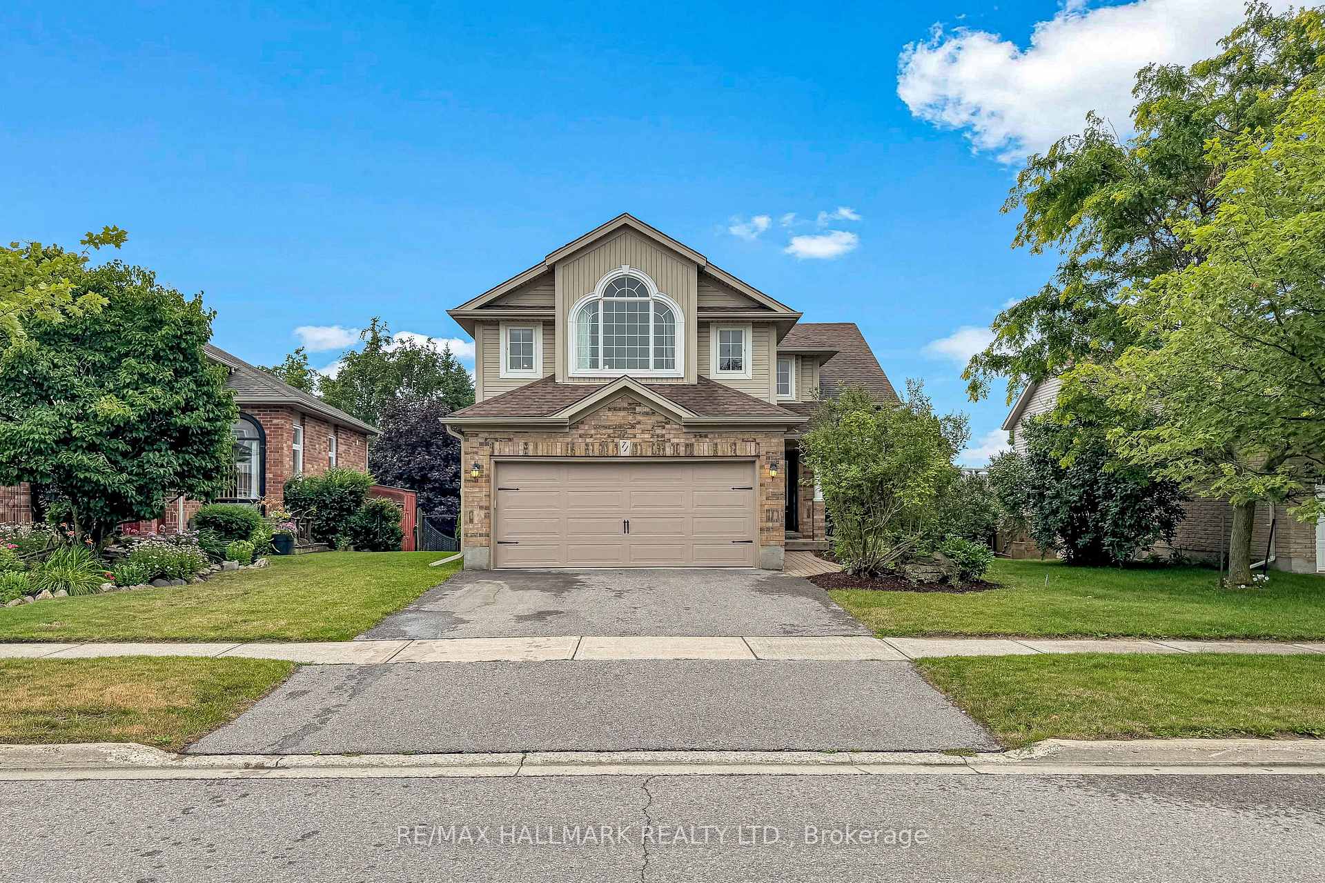 Photo 5 of 71 Hunter Road, Orangeville — HOMEH