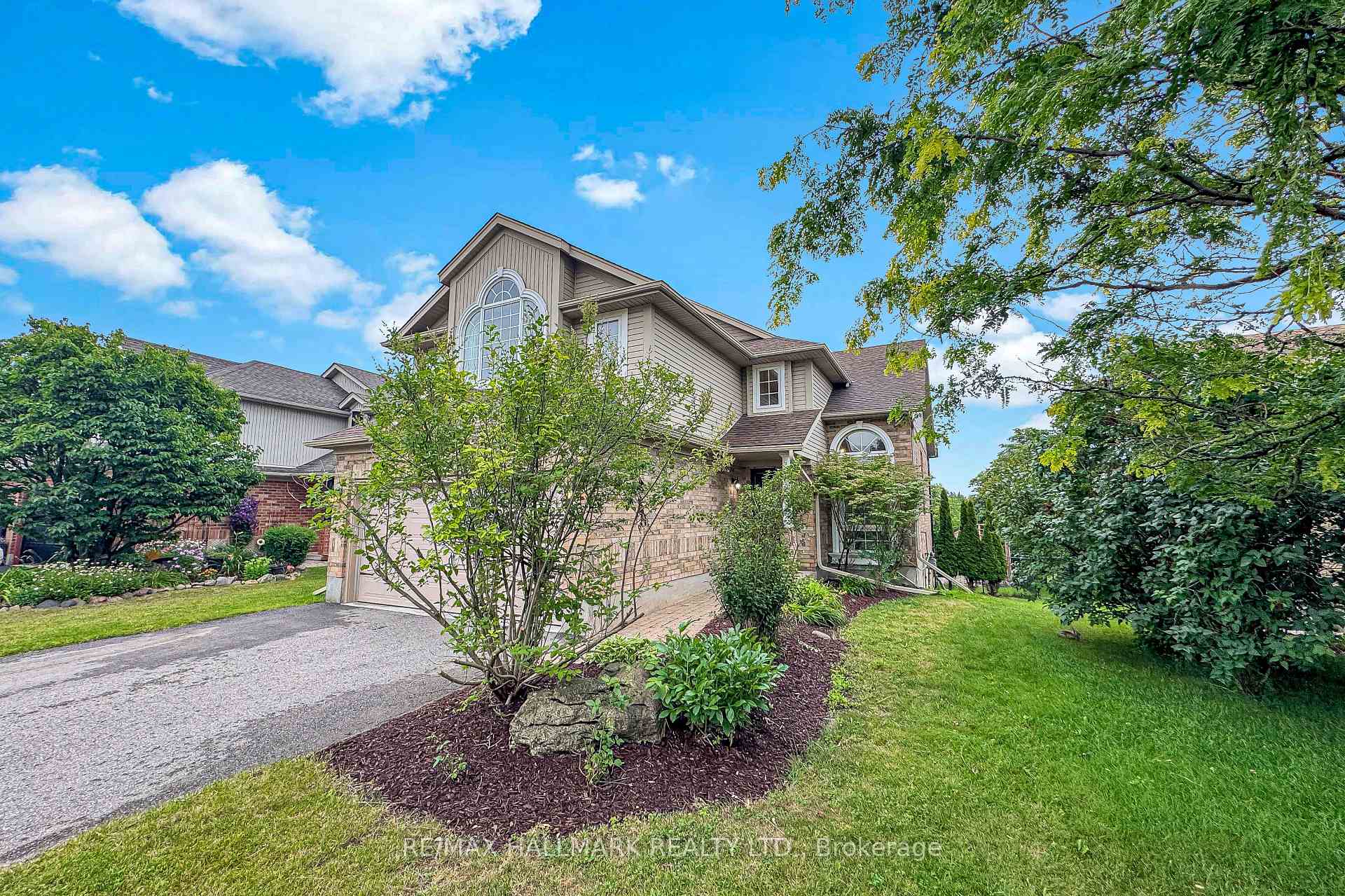 Photo 7 of 71 Hunter Road, Orangeville — HOMEH