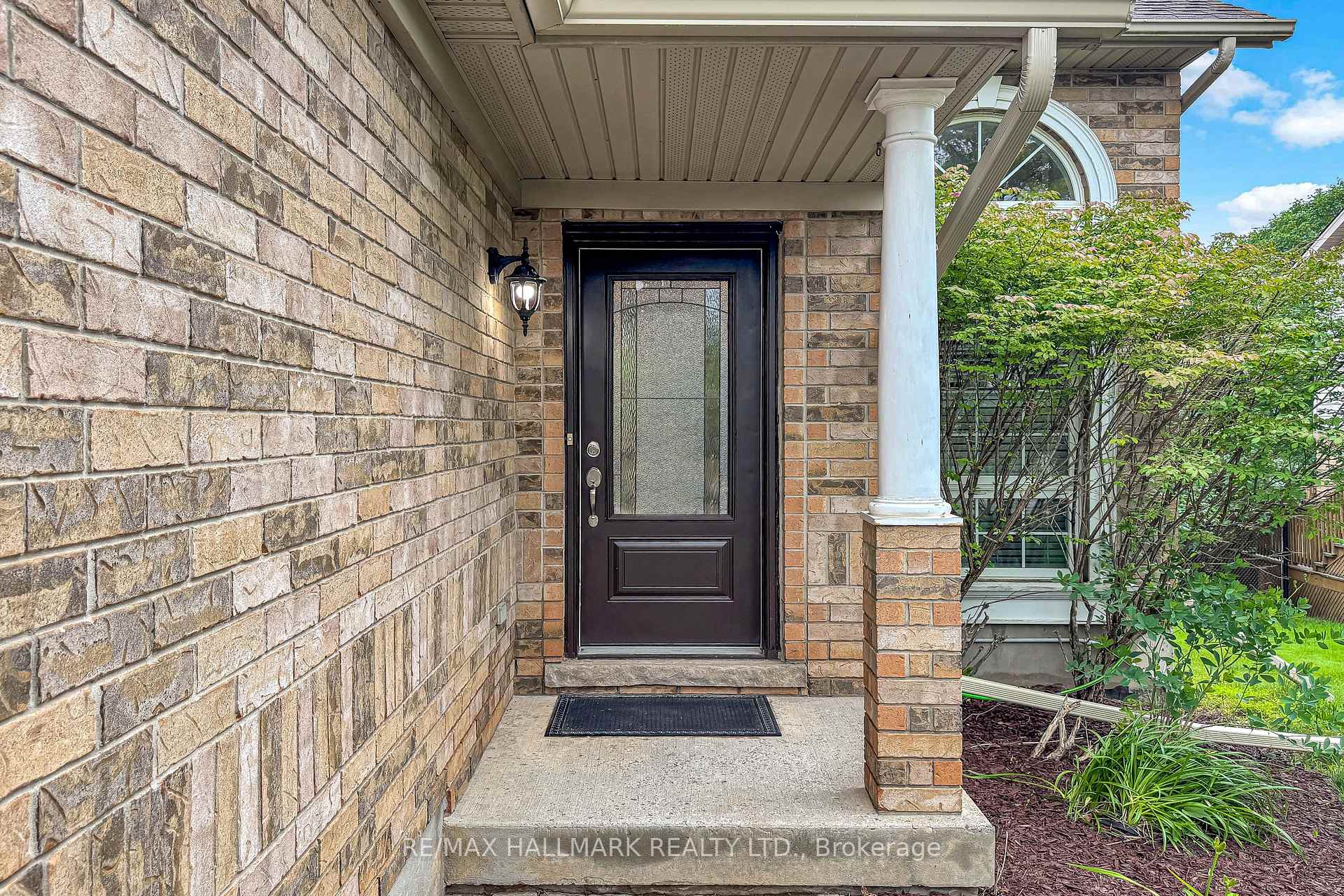 Photo 8 of 71 Hunter Road, Orangeville — HOMEH