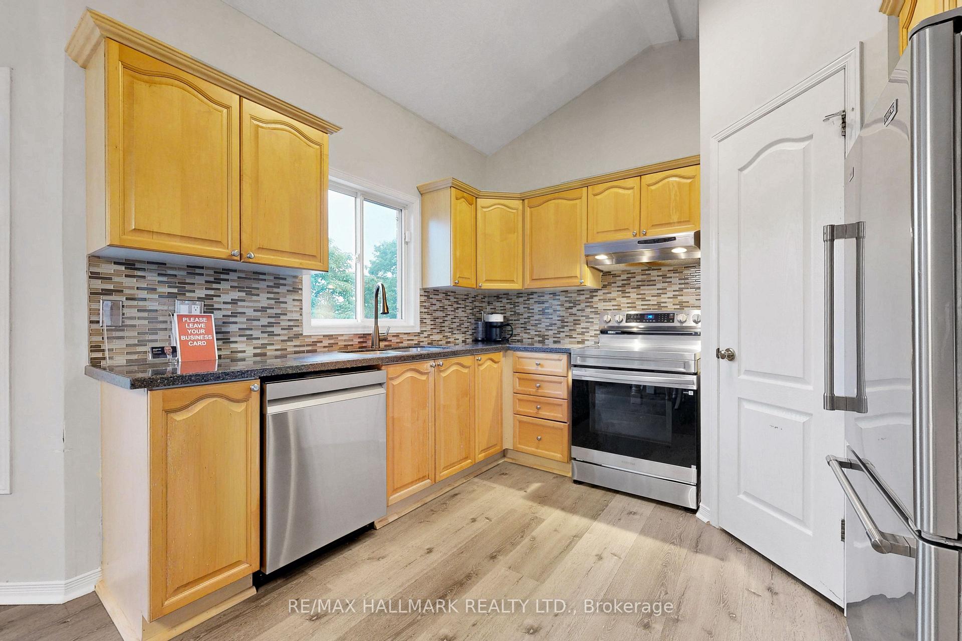 Photo 17 of 71 Hunter Road, Orangeville — HOMEH