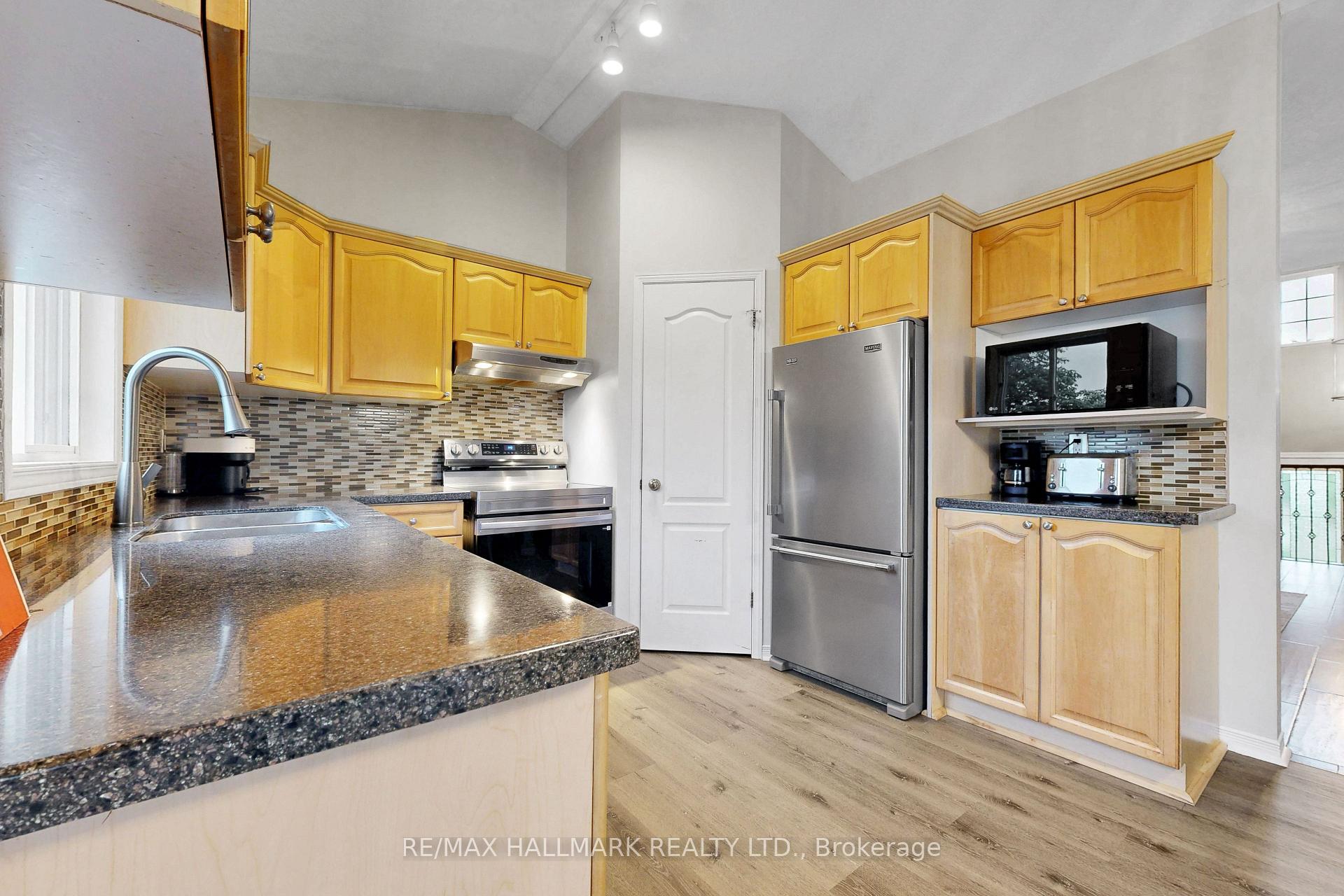 Photo 18 of 71 Hunter Road, Orangeville — HOMEH
