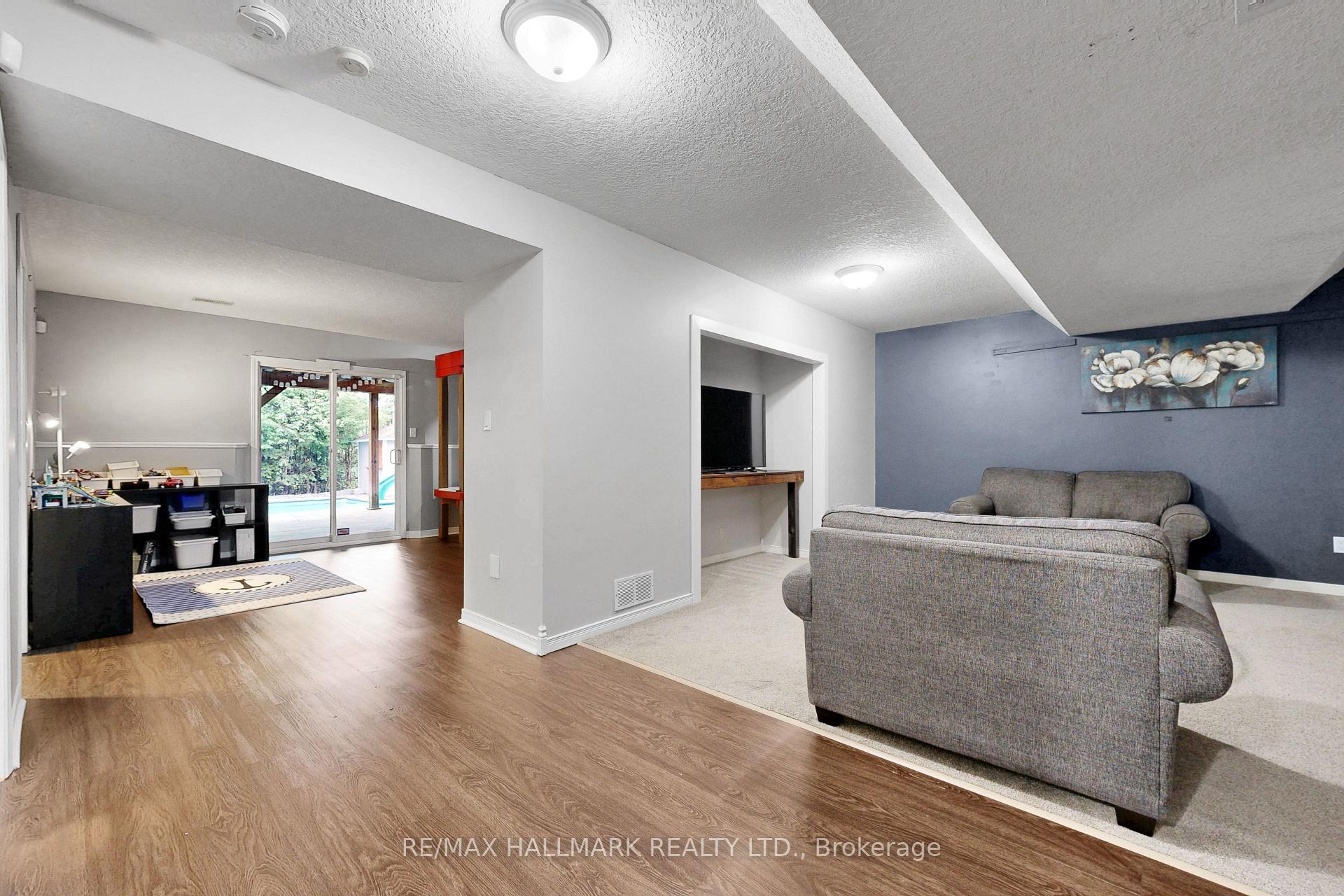 Photo 32 of 71 Hunter Road, Orangeville — HOMEH