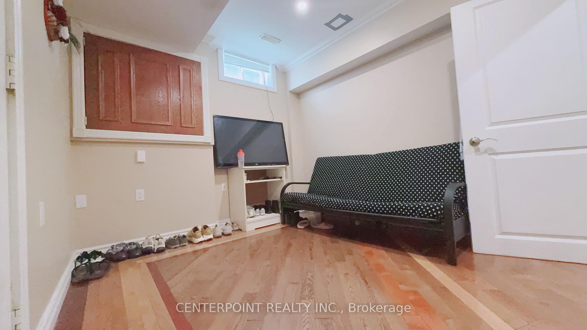 Photo 3 of 724 Hillcrest Road, Pickering, West Shore — HOMEH