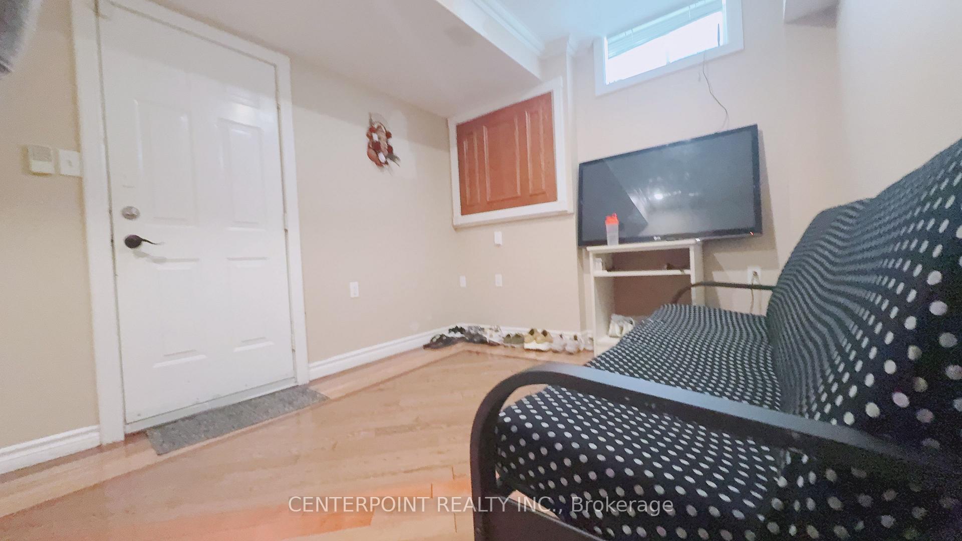 Photo 4 of 724 Hillcrest Road, Pickering, West Shore — HOMEH