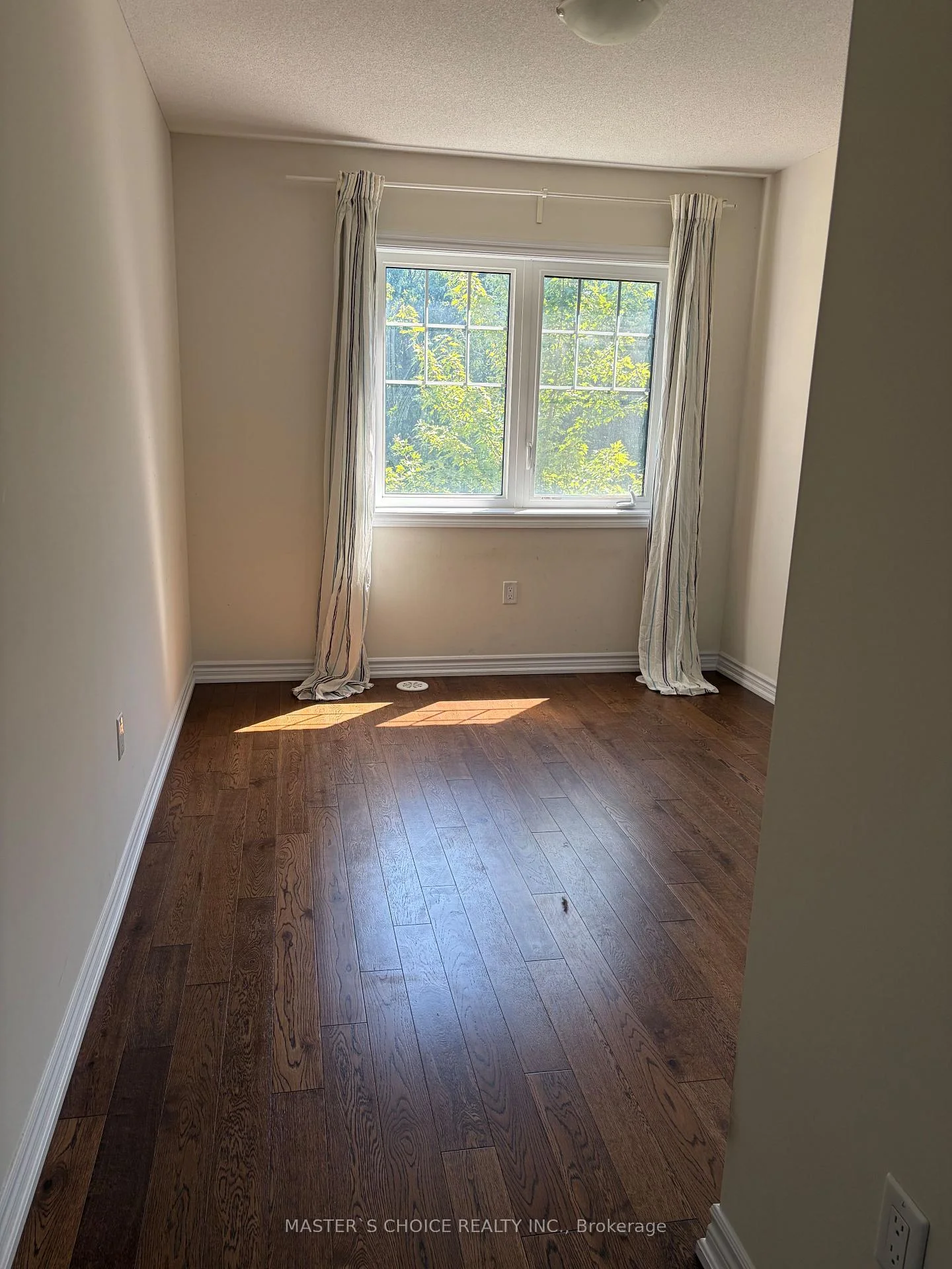 Photo 3 of Unit lower, 25 Mannar Drive, Markham, Victoria Square — HOMEH