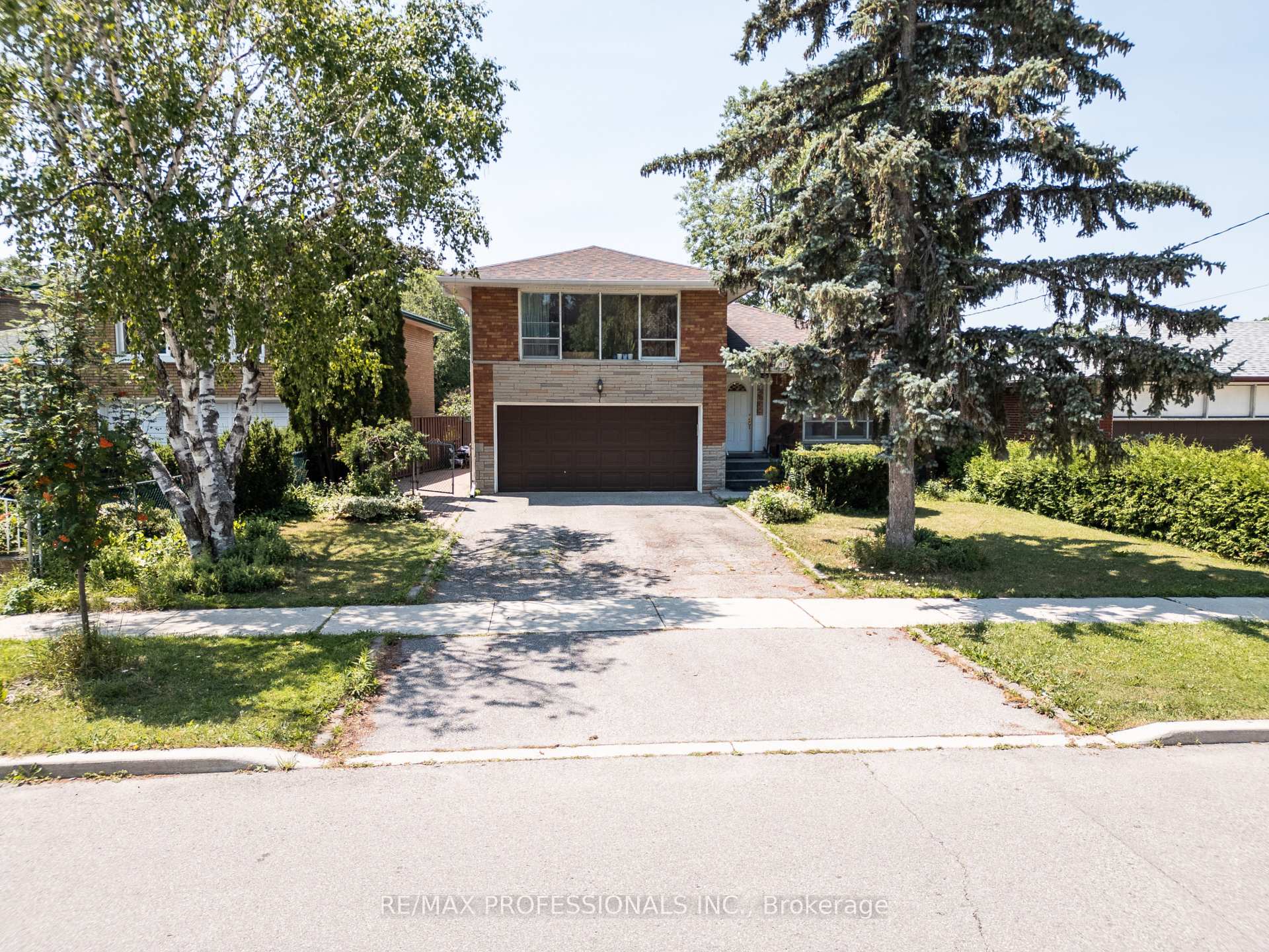 Photo 1 of 48 Dalegrove Crescent, Etobicoke, Eringate-Centennial-West Deane — HOMEH