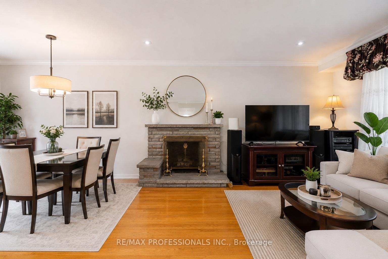 Photo 15 of 48 Dalegrove Crescent, Etobicoke, Eringate-Centennial-West Deane — HOMEH