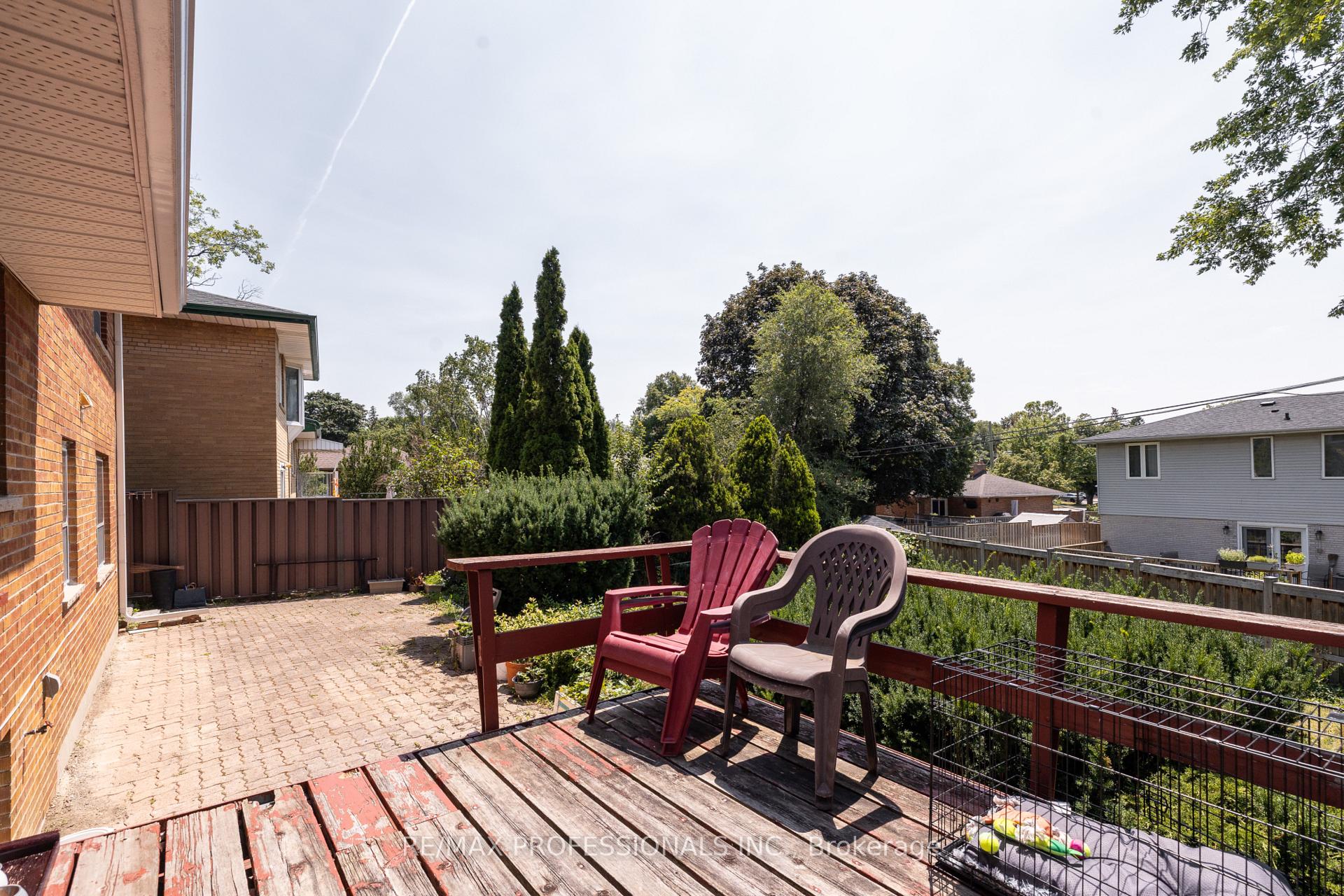 Photo 31 of 48 Dalegrove Crescent, Etobicoke, Eringate-Centennial-West Deane — HOMEH