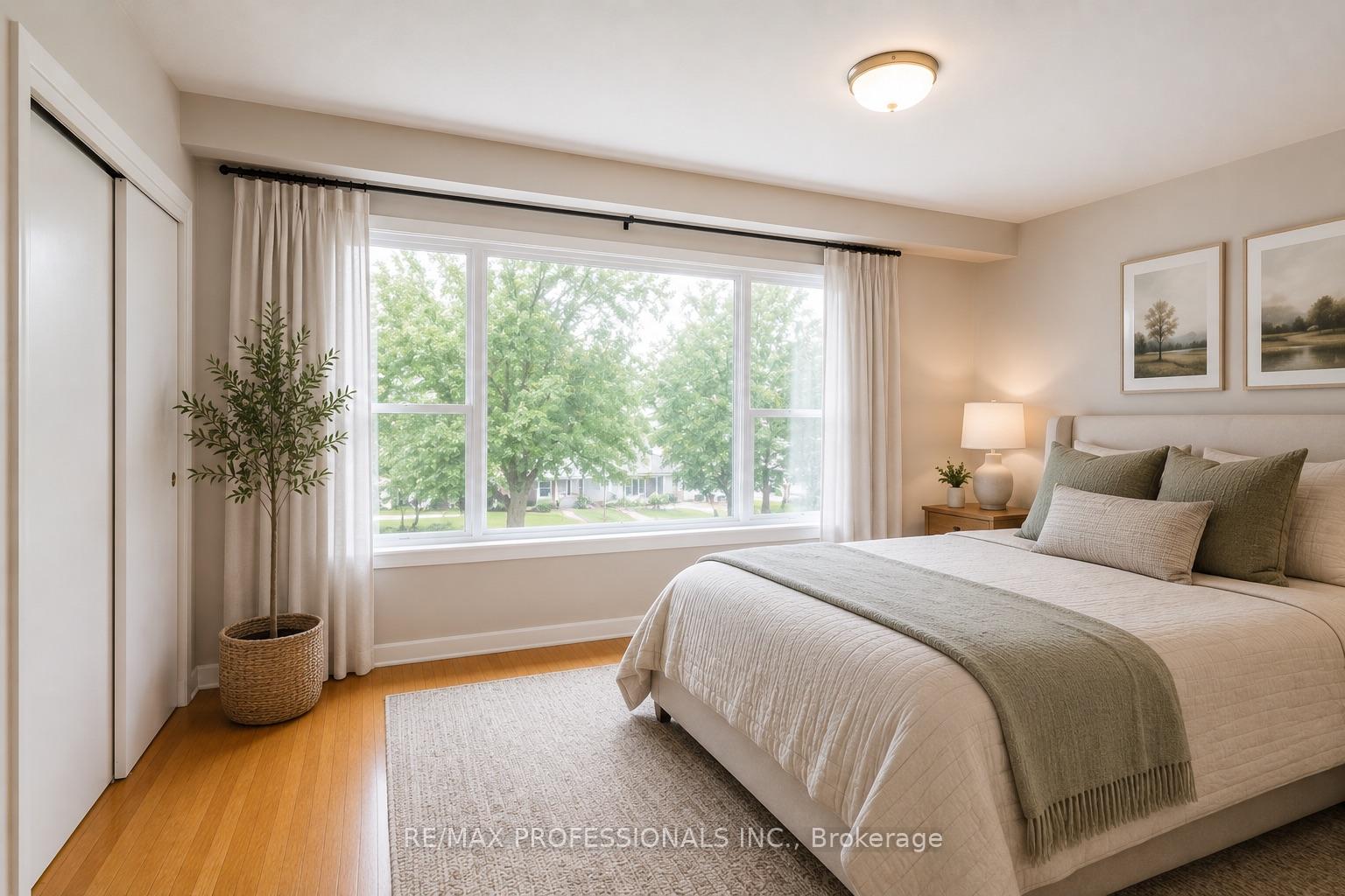 Photo 34 of 48 Dalegrove Crescent, Etobicoke, Eringate-Centennial-West Deane — HOMEH
