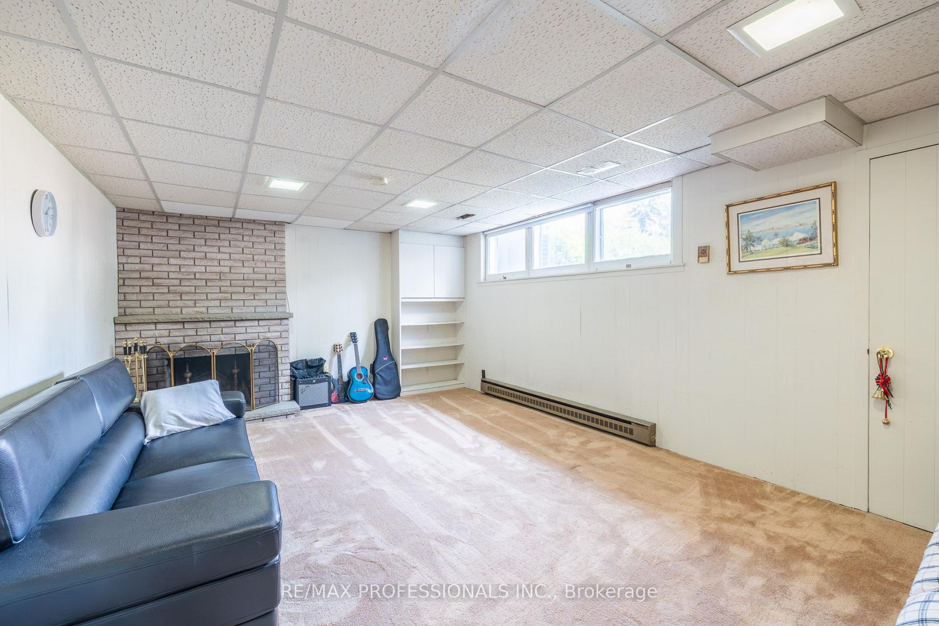 Photo 46 of 48 Dalegrove Crescent, Etobicoke, Eringate-Centennial-West Deane — HOMEH