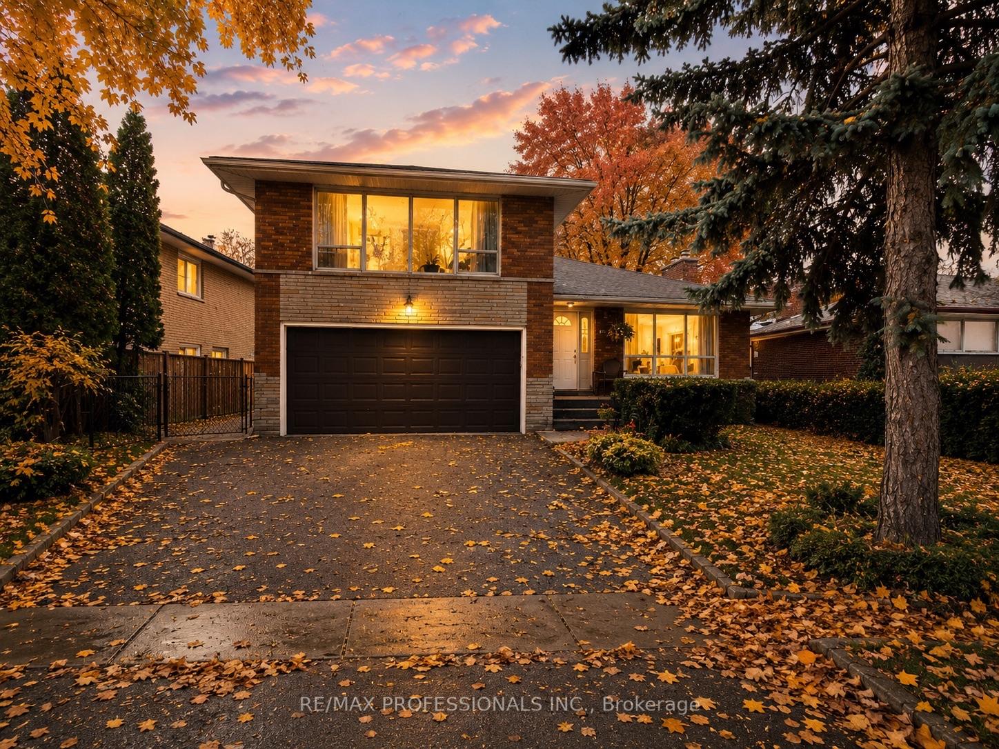 Photo 57 of 48 Dalegrove Crescent, Etobicoke, Eringate-Centennial-West Deane — HOMEH