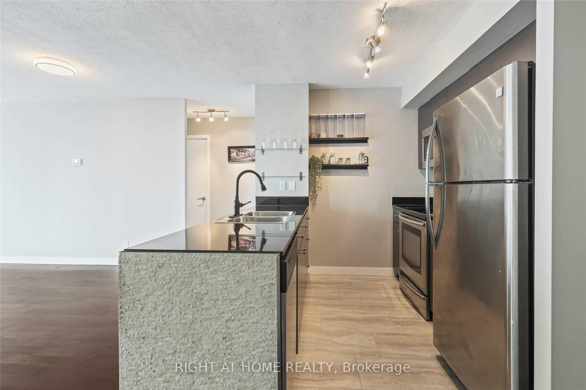 Photo 7 of Unit 2911, 381 Front Street, Toronto, Waterfront Communities — HOMEH