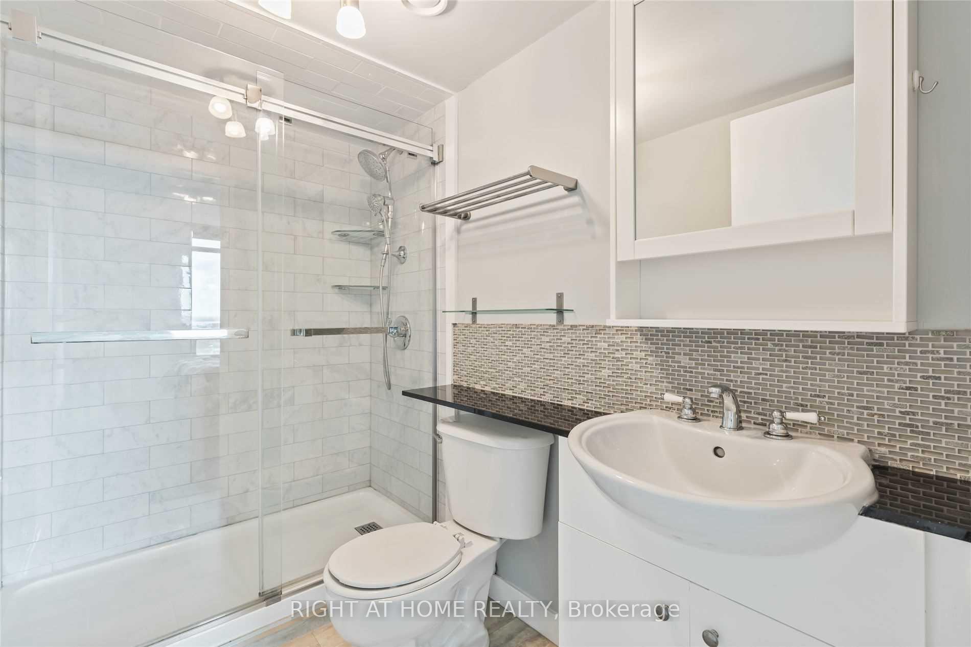 Photo 12 of Unit 2911, 381 Front Street, Toronto, Waterfront Communities — HOMEH