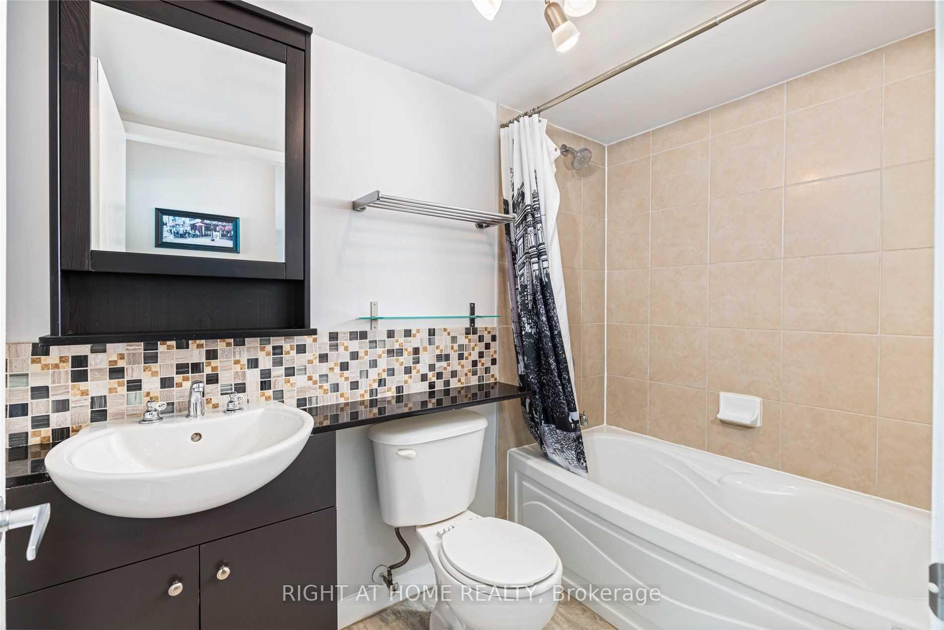 Photo 15 of Unit 2911, 381 Front Street, Toronto, Waterfront Communities — HOMEH