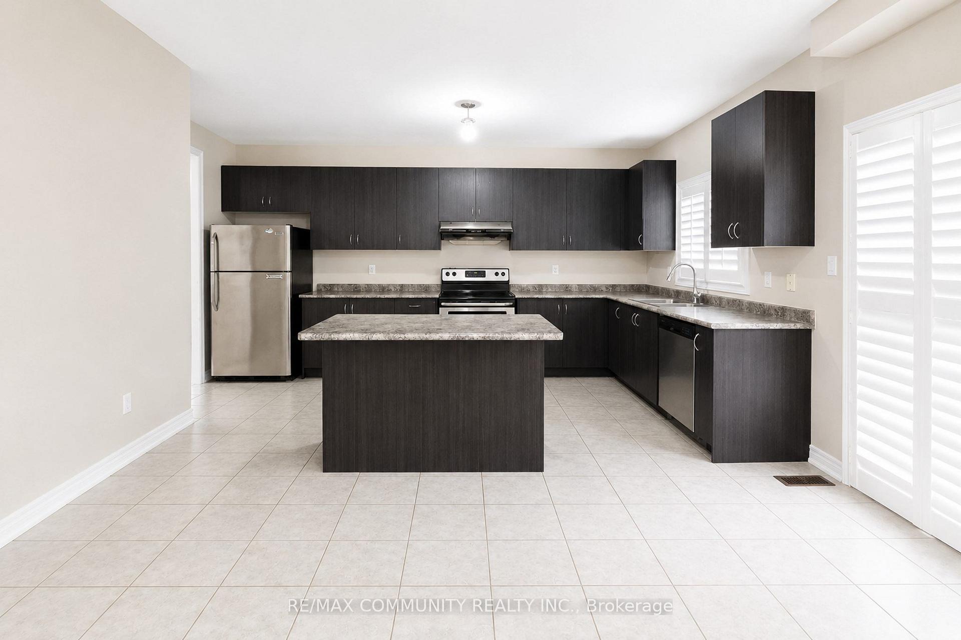 Photo 5 of 1423 Lormel Gate Avenue, Innisfil, Lefroy — HOMEH