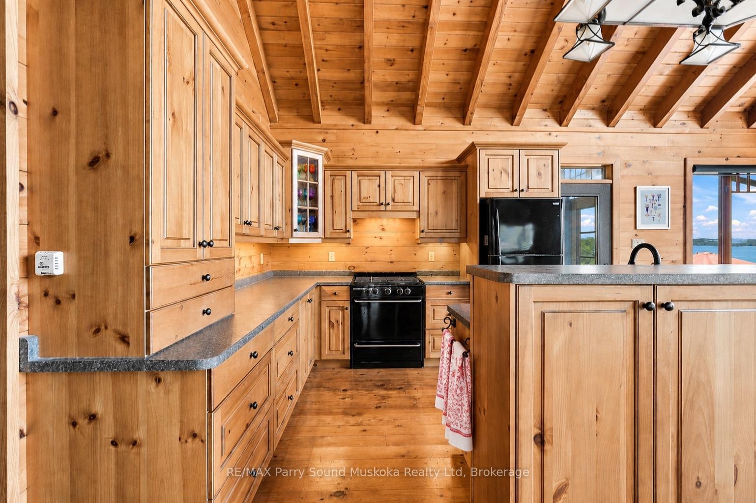 Photo 40 of 43 15C Island, Carling — HOMEH