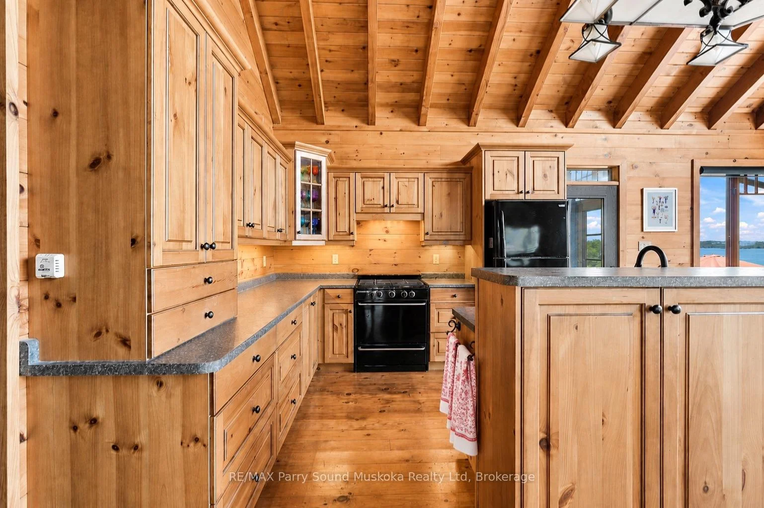 Photo 8 of 43 15C Island, Carling — HOMEH