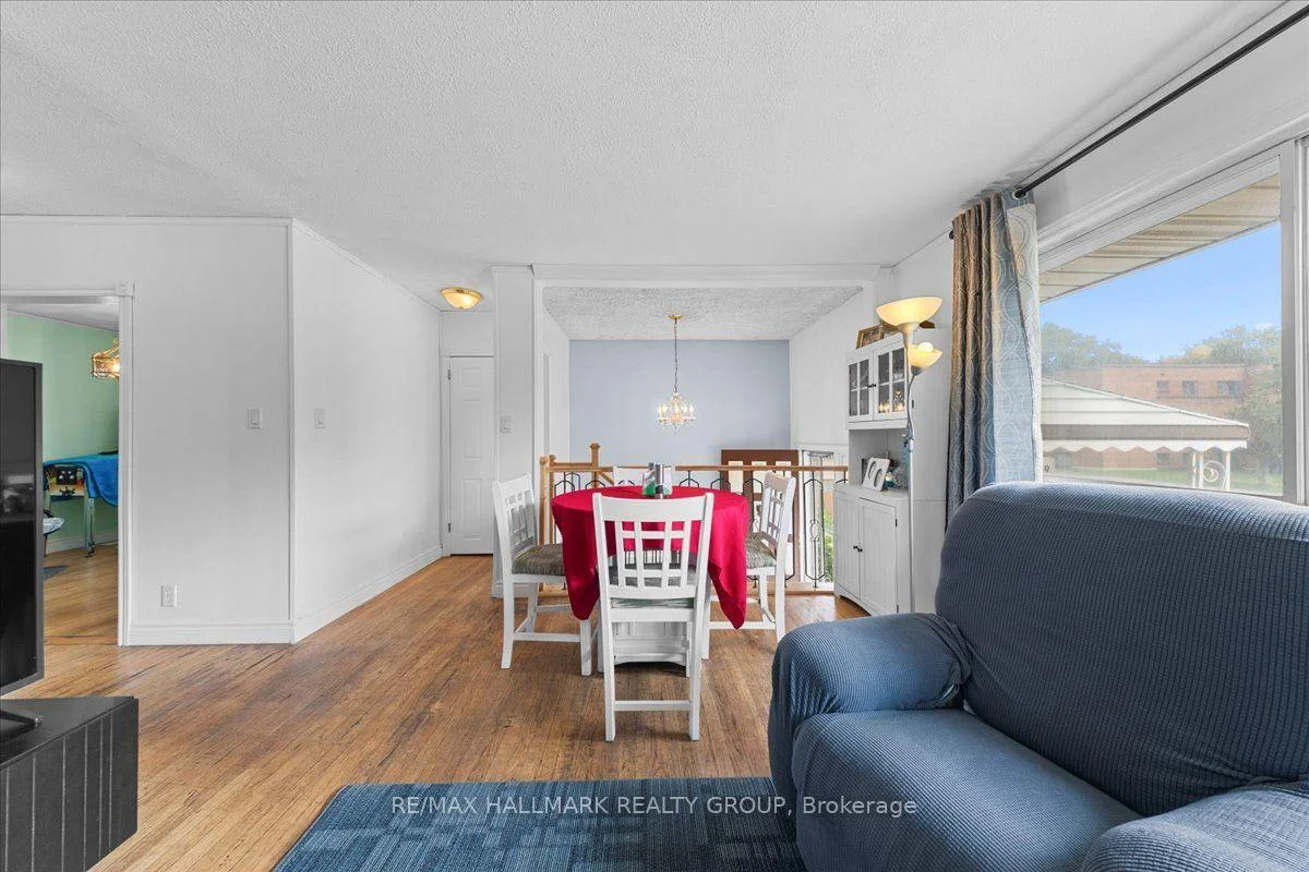 Photo 7 of 664 Cummings Avenue, Ottawa, Castle Heights/Rideau High — HOMEH