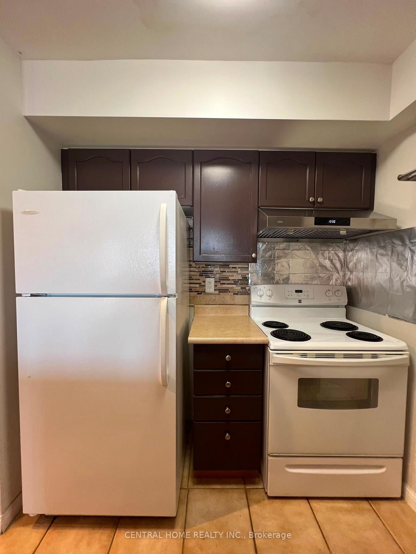 Photo 4 of Unit 2009, 153 Beecroft Road, North York, Lansing-Westgate — HOMEH