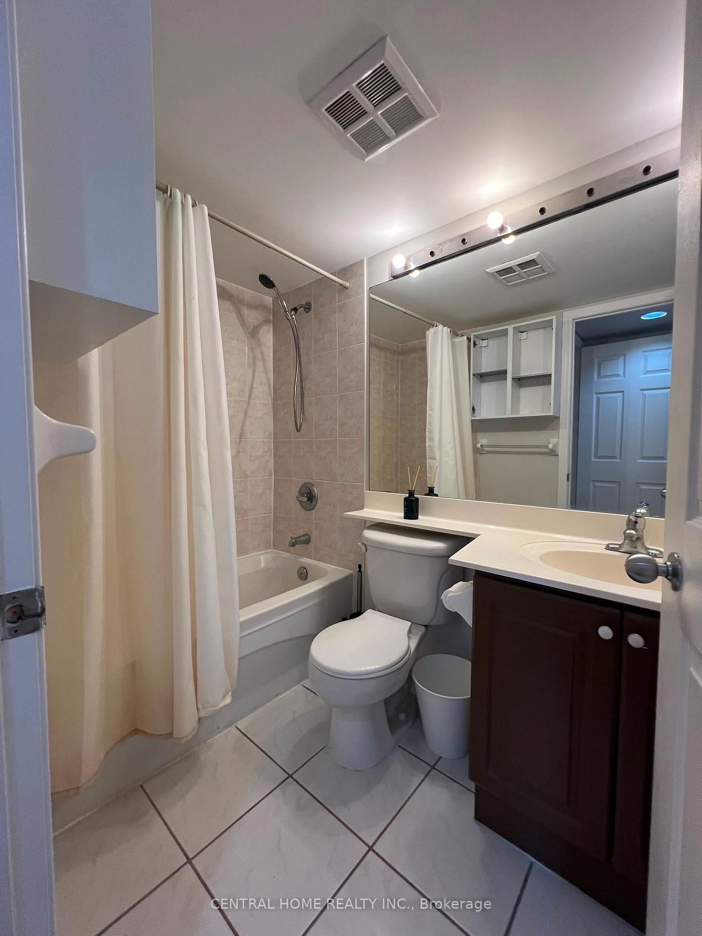 Photo 7 of Unit 2009, 153 Beecroft Road, North York, Lansing-Westgate — HOMEH