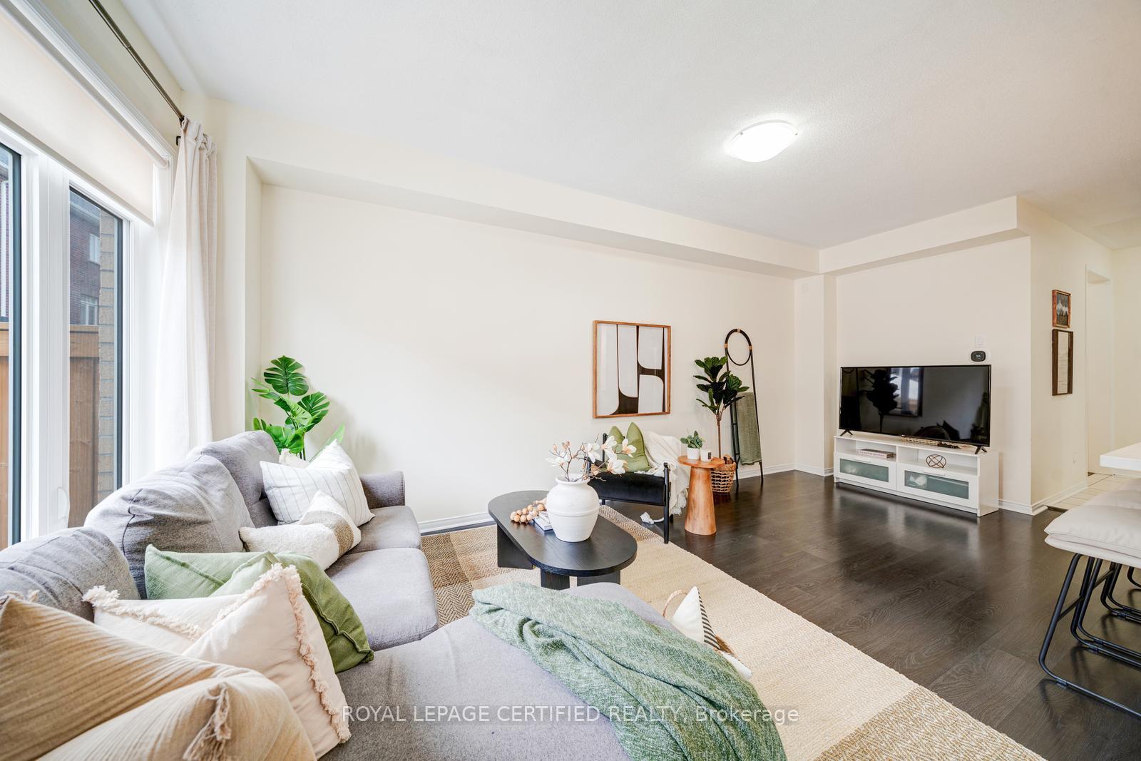 Photo 5 of 71 Rimrock Crescent, Whitby, Williamsburg — HOMEH