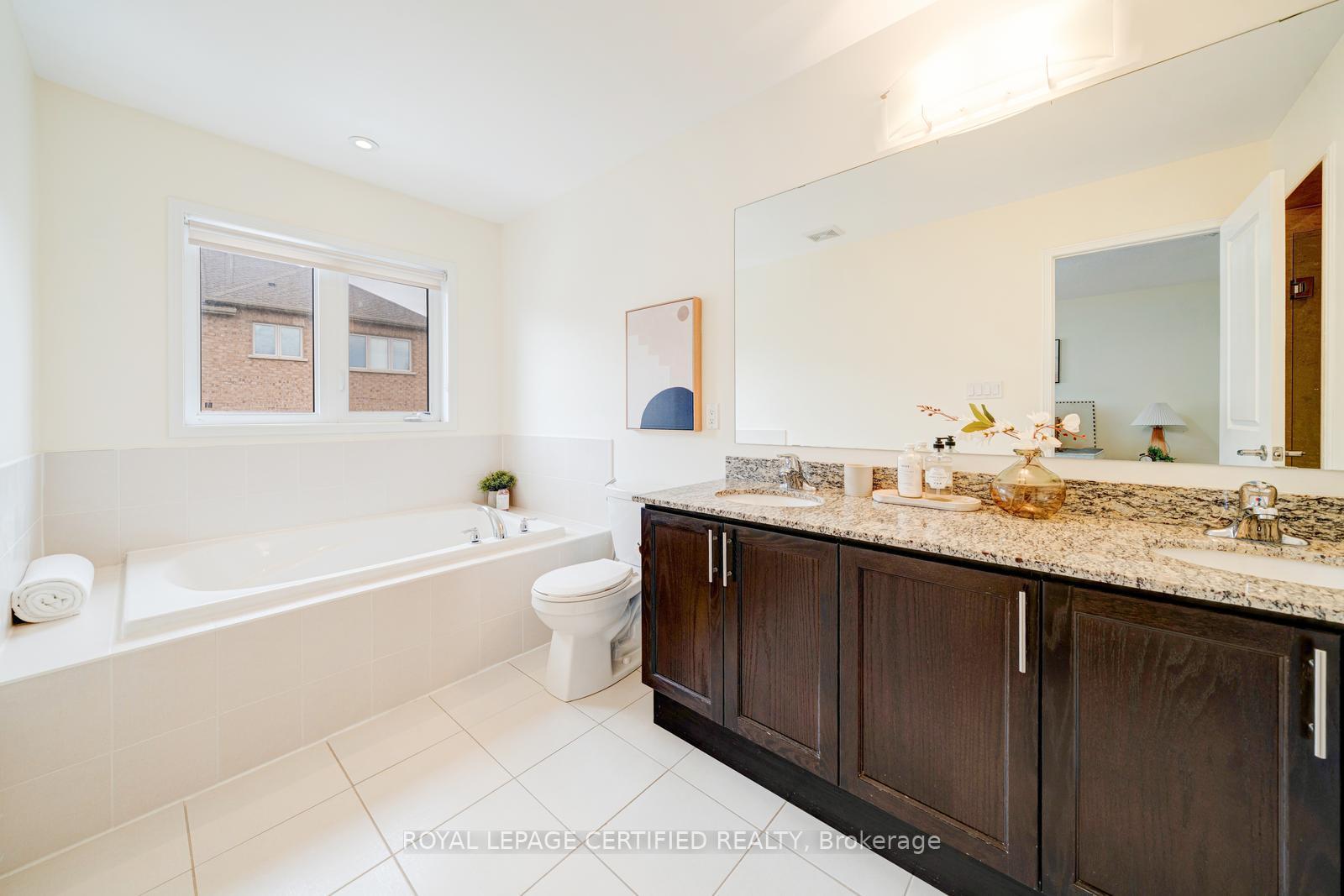 Photo 10 of 71 Rimrock Crescent, Whitby, Williamsburg — HOMEH