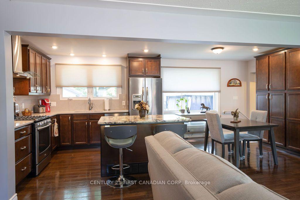 Photo 4 of 252 Rapley Street, Strathroy-Caradoc, NW — HOMEH
