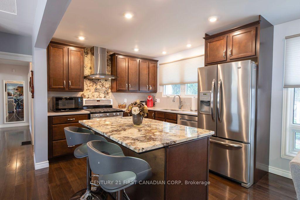 Photo 5 of 252 Rapley Street, Strathroy-Caradoc, NW — HOMEH