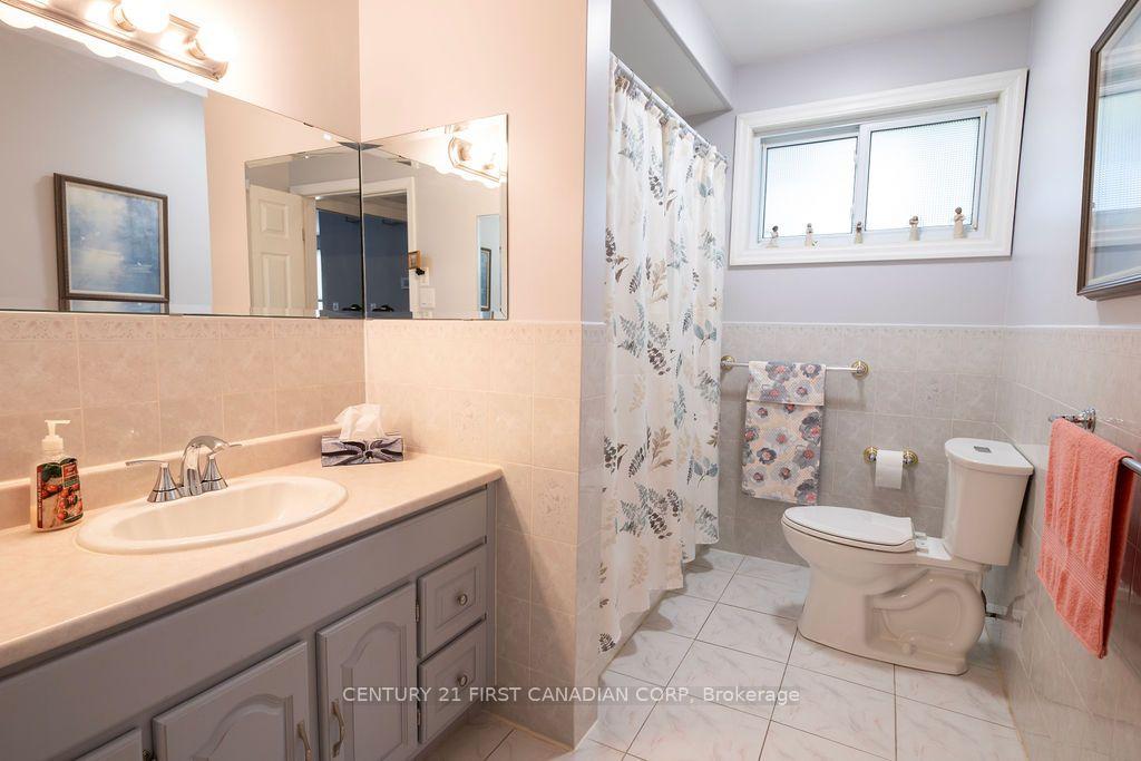 Photo 11 of 252 Rapley Street, Strathroy-Caradoc, NW — HOMEH