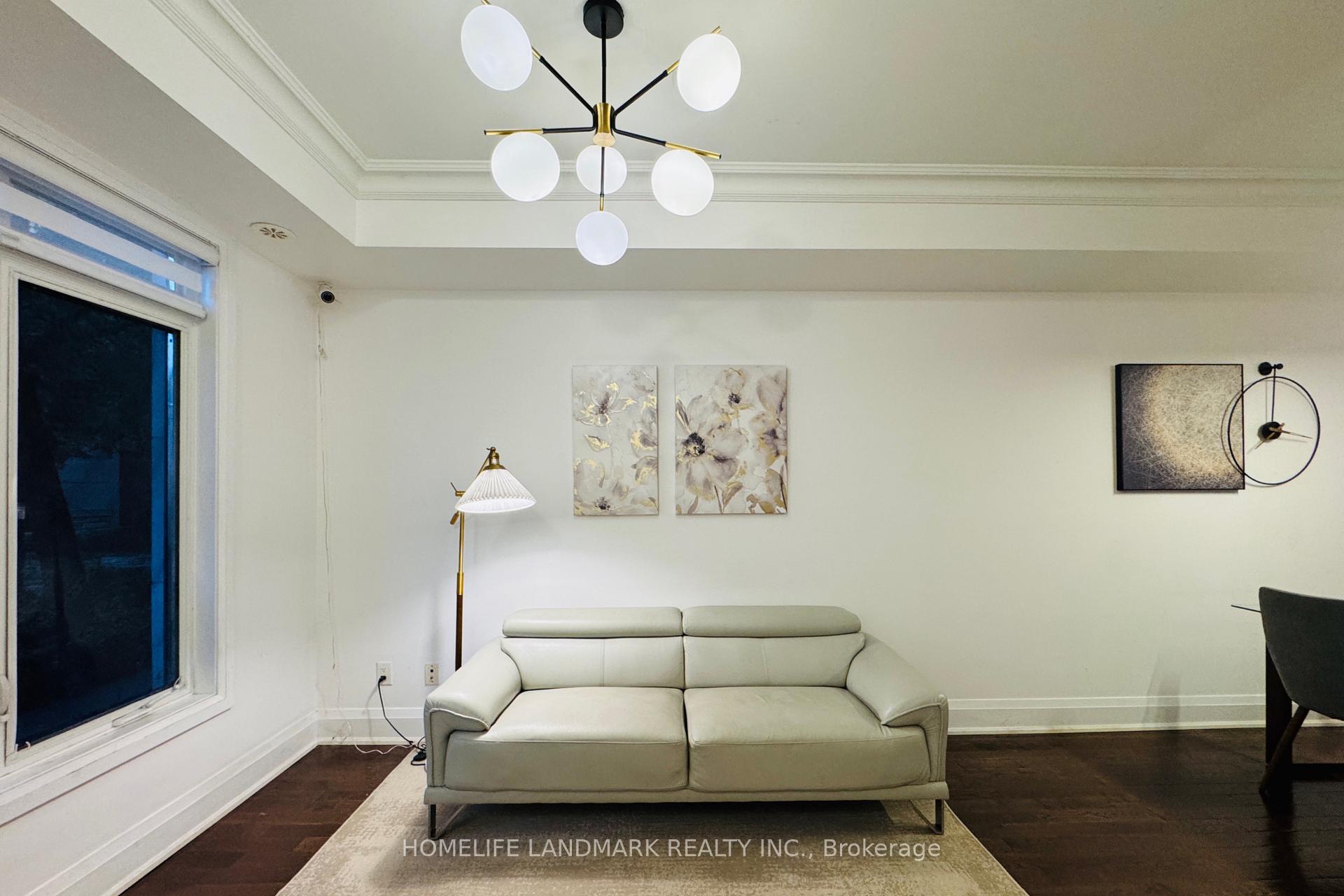 Photo 4 of Unit 15, 7 Oakburn Crescent, North York, Willowdale East — HOMEH