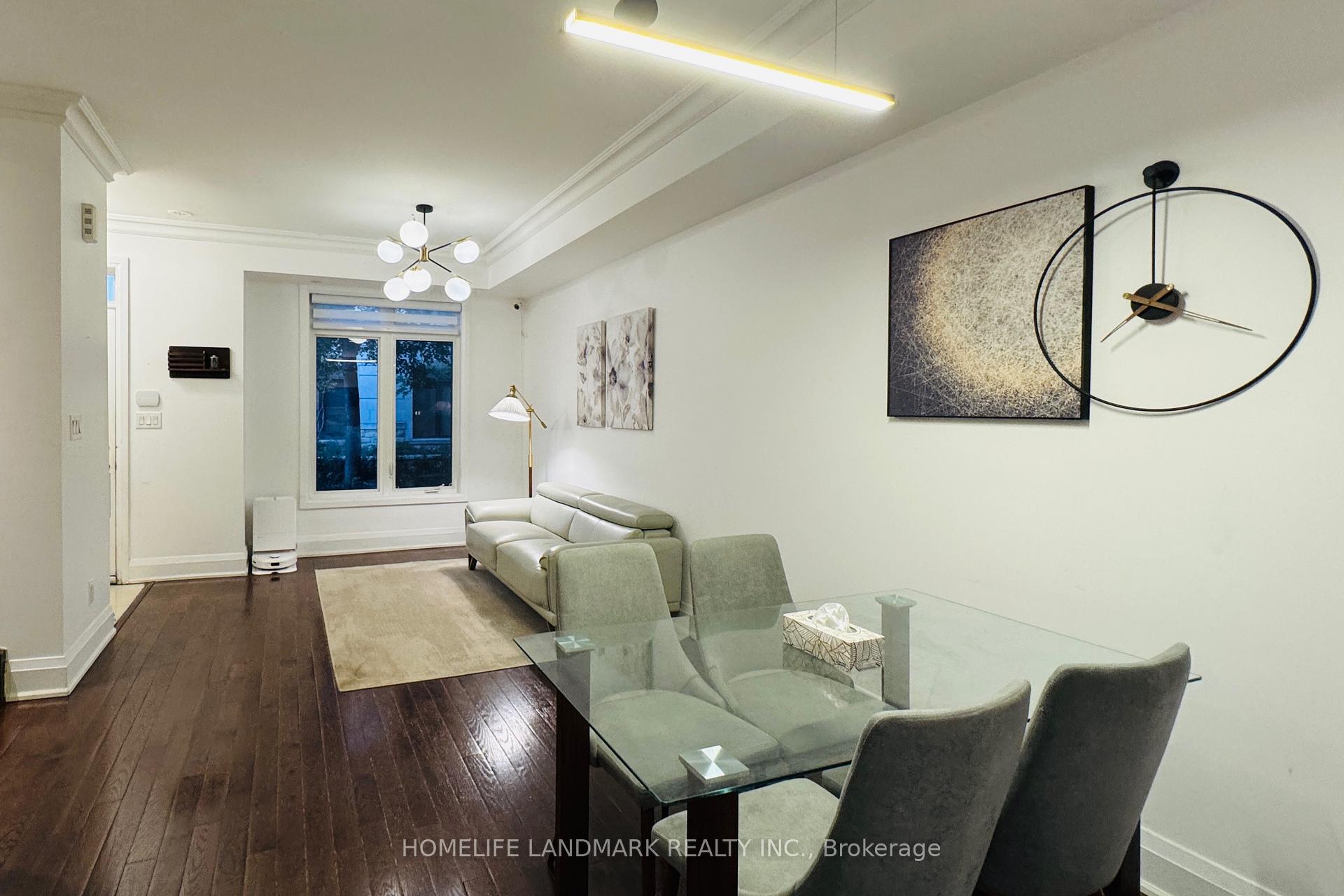Photo 5 of Unit 15, 7 Oakburn Crescent, North York, Willowdale East — HOMEH