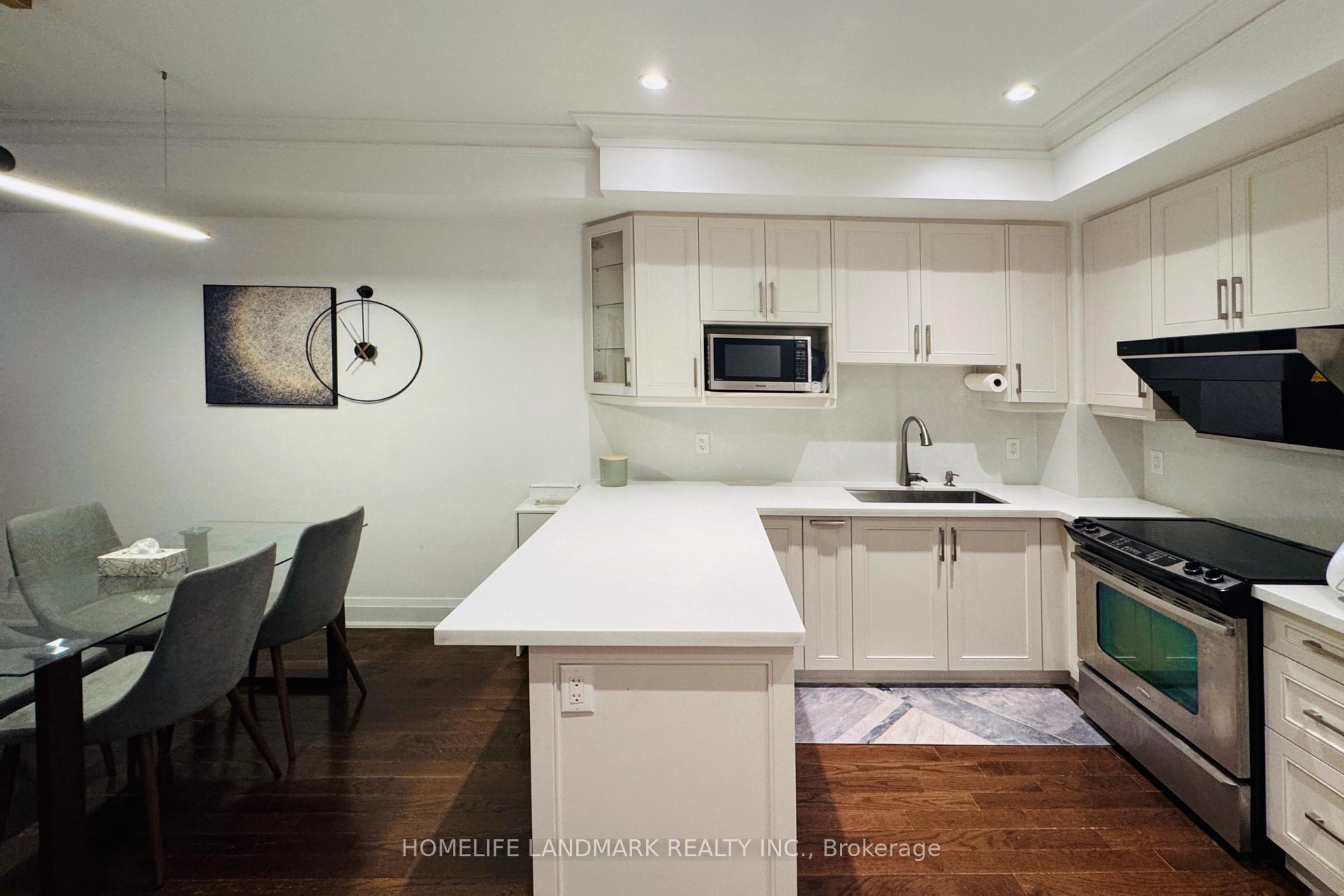Photo 7 of Unit 15, 7 Oakburn Crescent, North York, Willowdale East — HOMEH