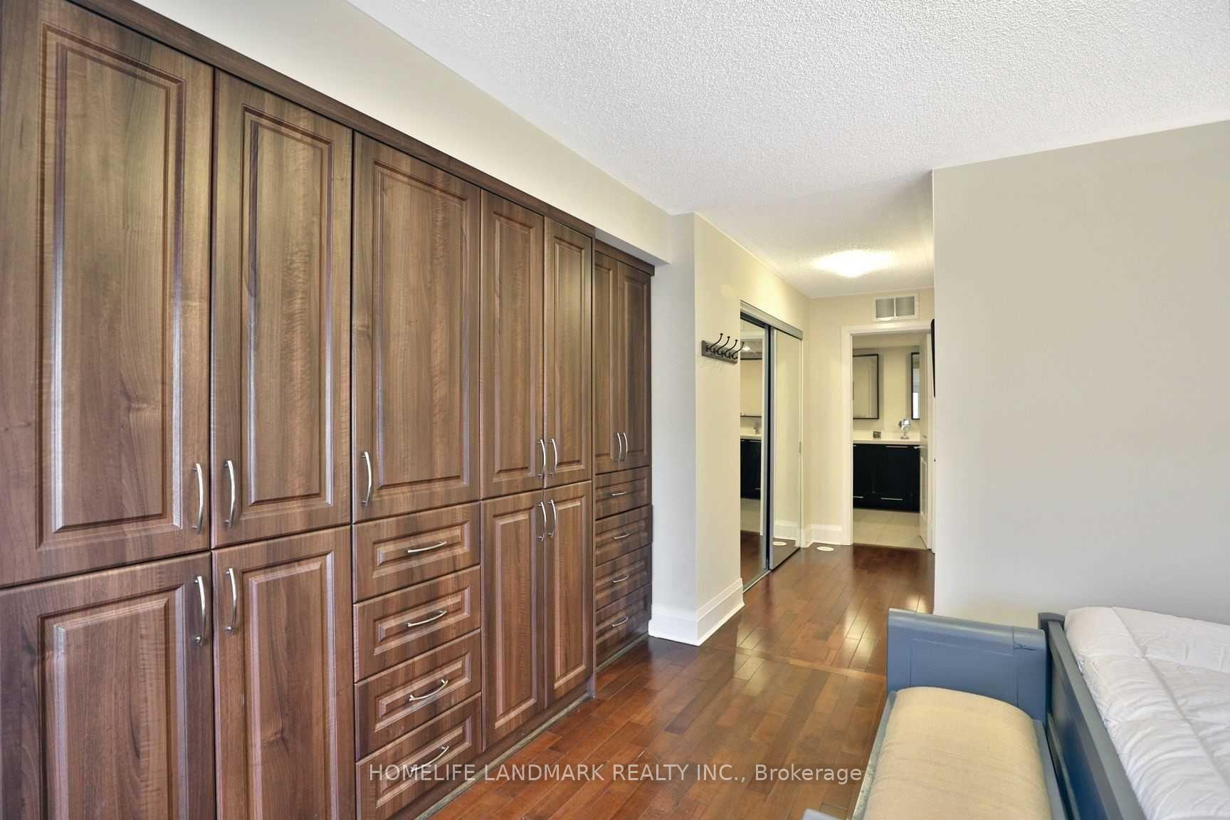 Photo 11 of Unit 15, 7 Oakburn Crescent, North York, Willowdale East — HOMEH